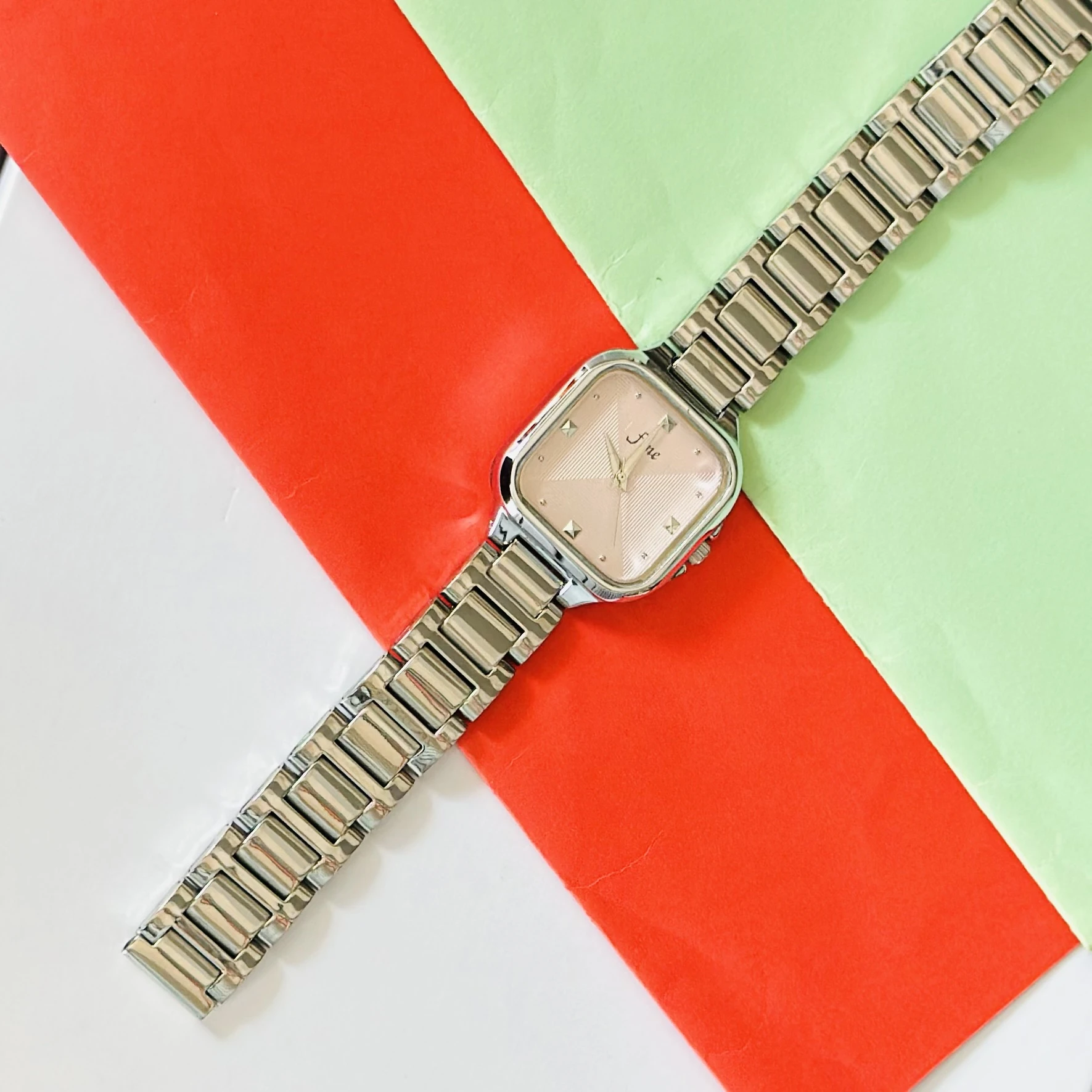 Manifester Quartz Analog Pink Dial Metal Strap Watch For Girls