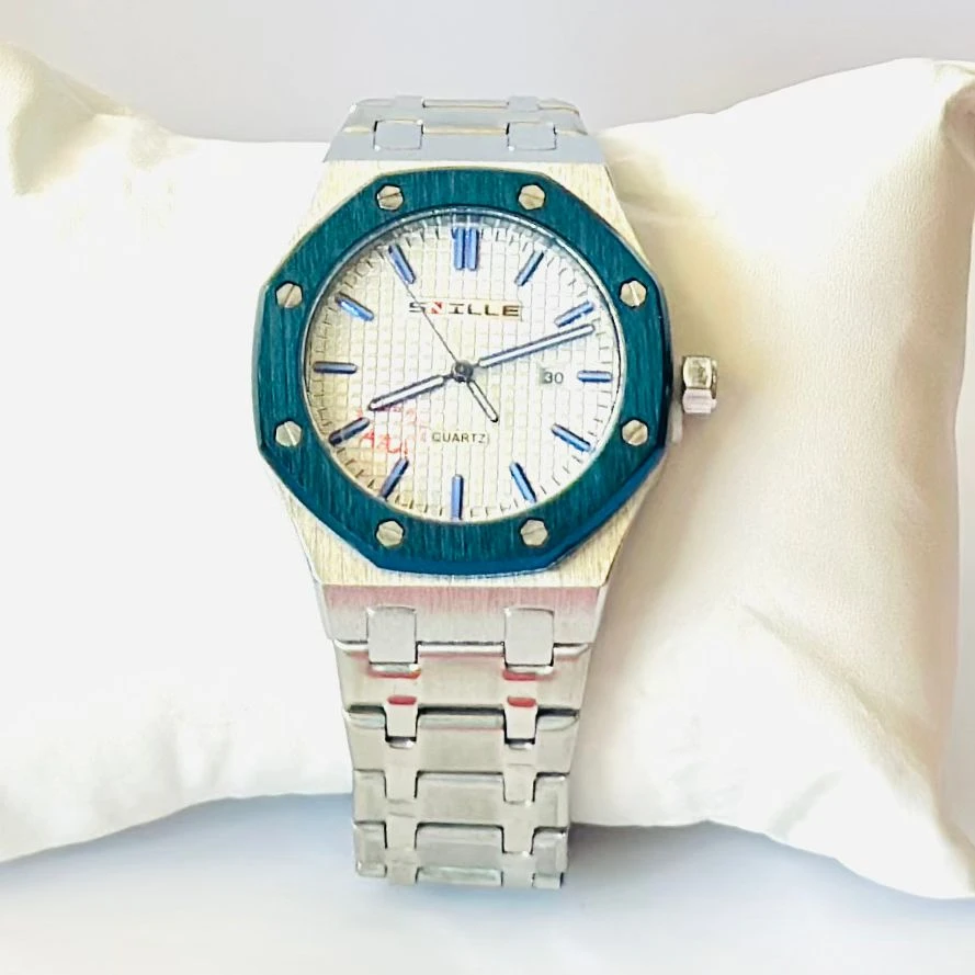Snille's stylish men's metal chain watches
