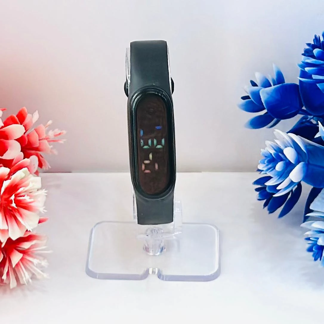 appears to be an Aquarius AQ112 fitness tracker in black