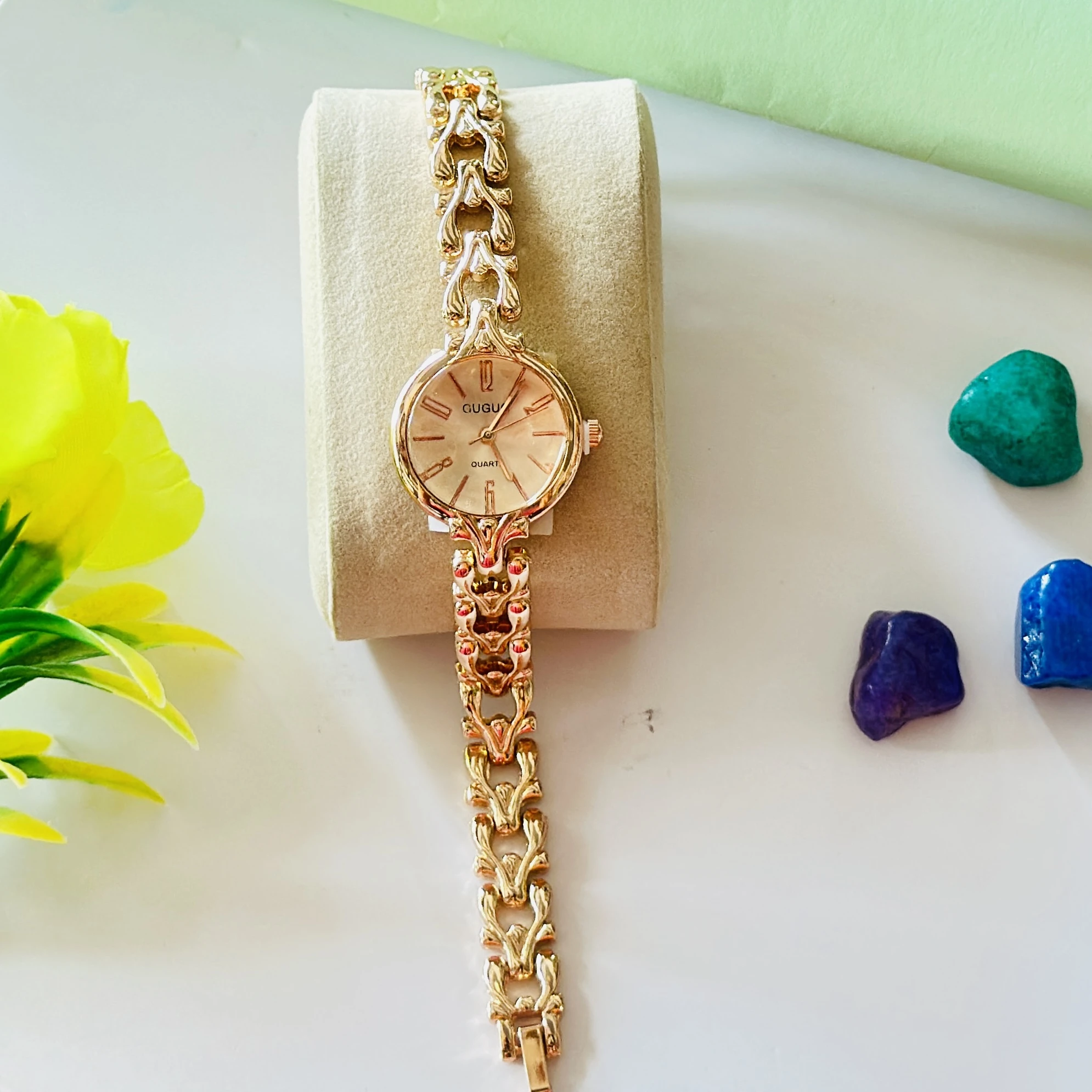 Analogue watch for girls