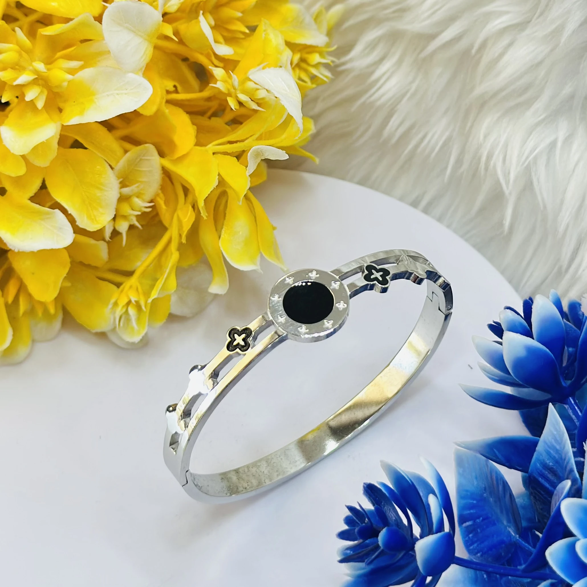 Gold plated Breslet