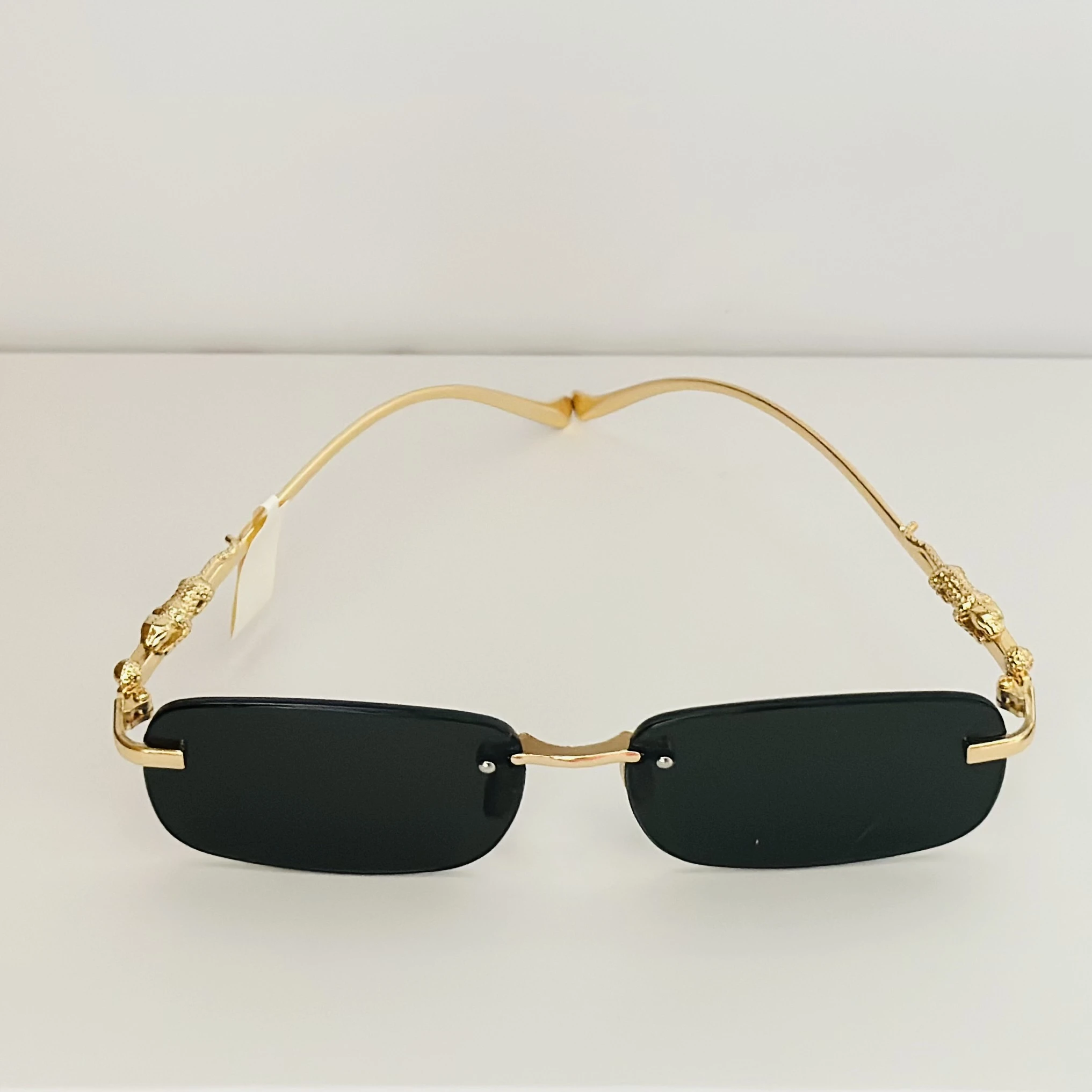 Small rimless rectangle fashion sunglasses