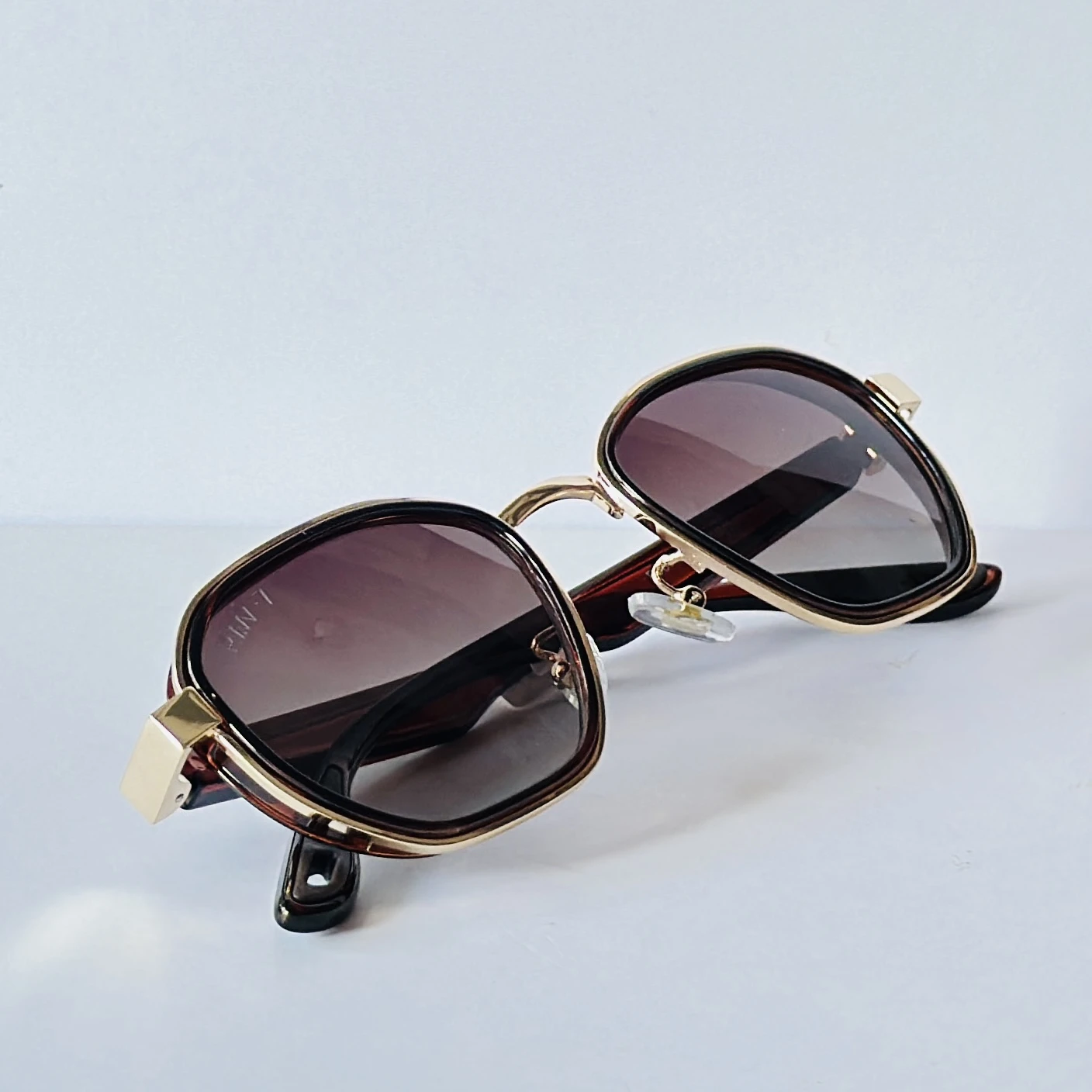 Mustang MU2338 03 50 sunglasses featuring a retro square frame design