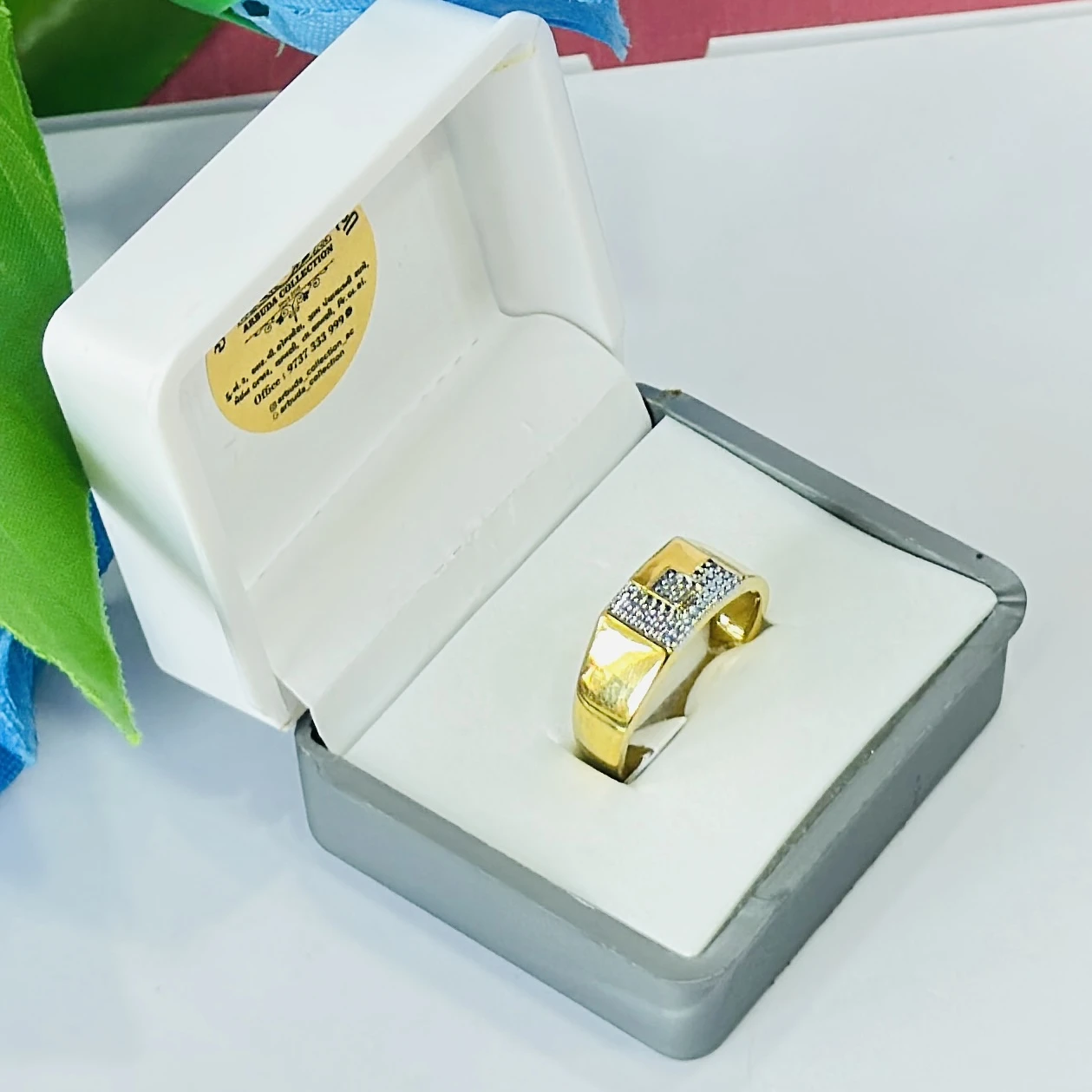 Gold and diamond men's ring
