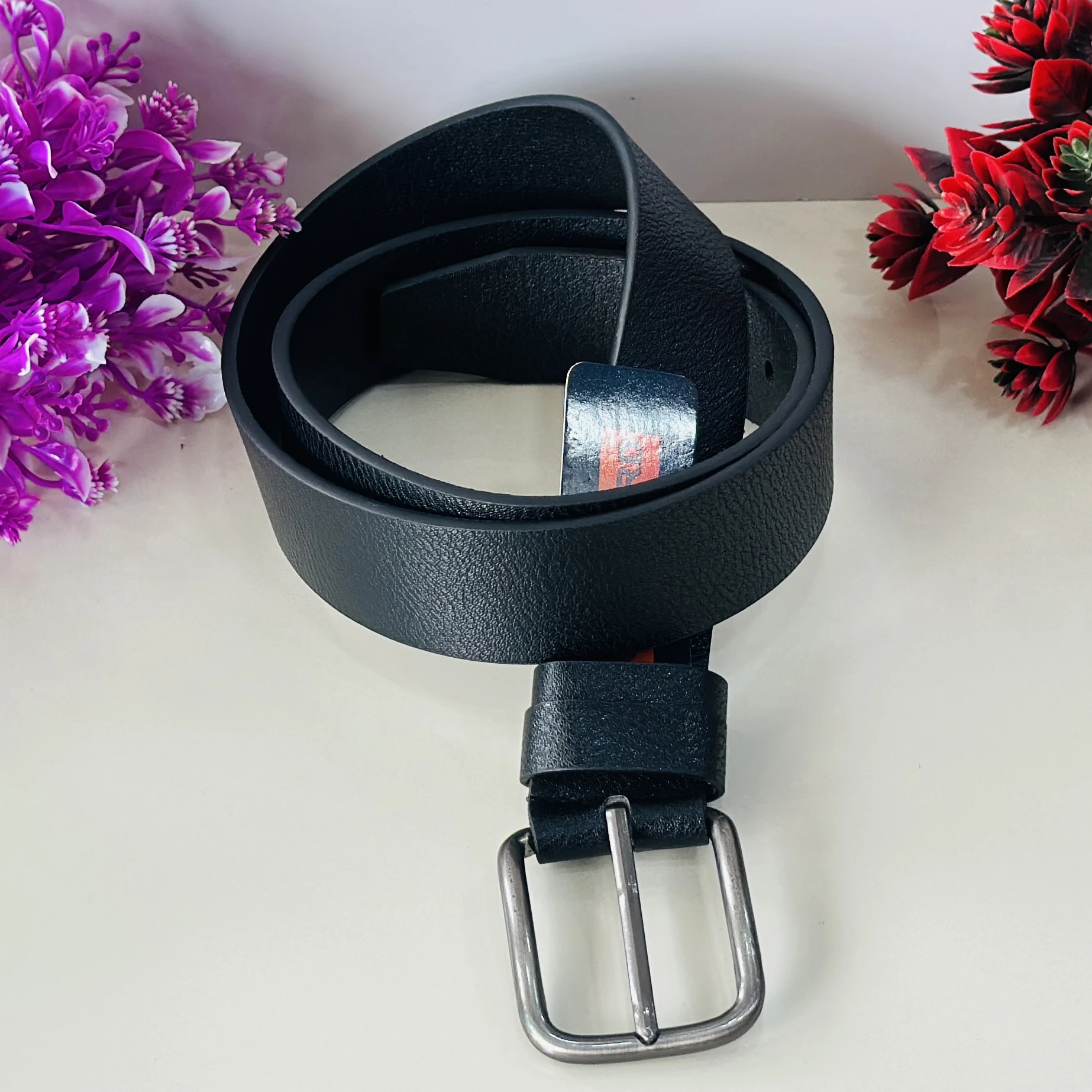 Men’s black leather belt