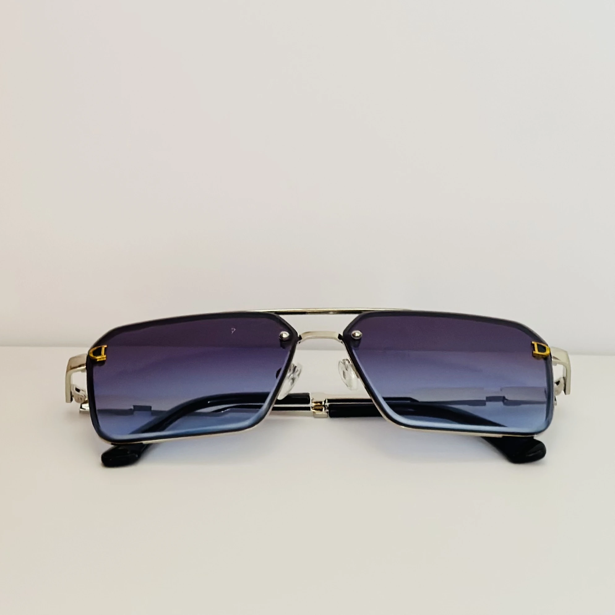 Levi's aviator sunglasses