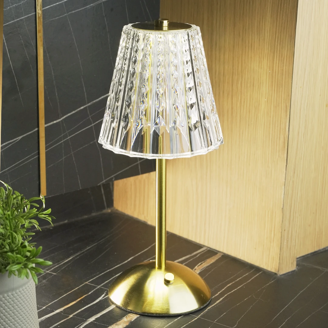 Modern table lamp (SKU-TG5A3L)