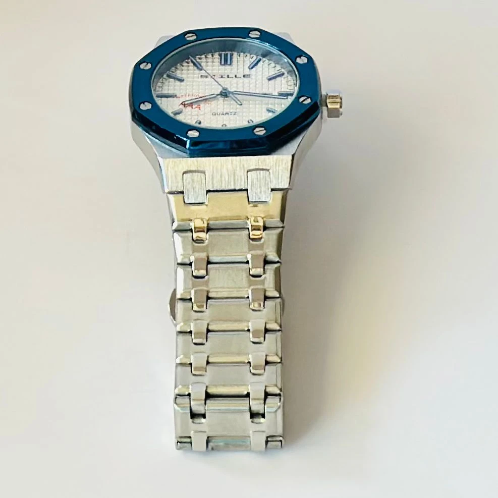 Snille's stylish men's metal chain watches