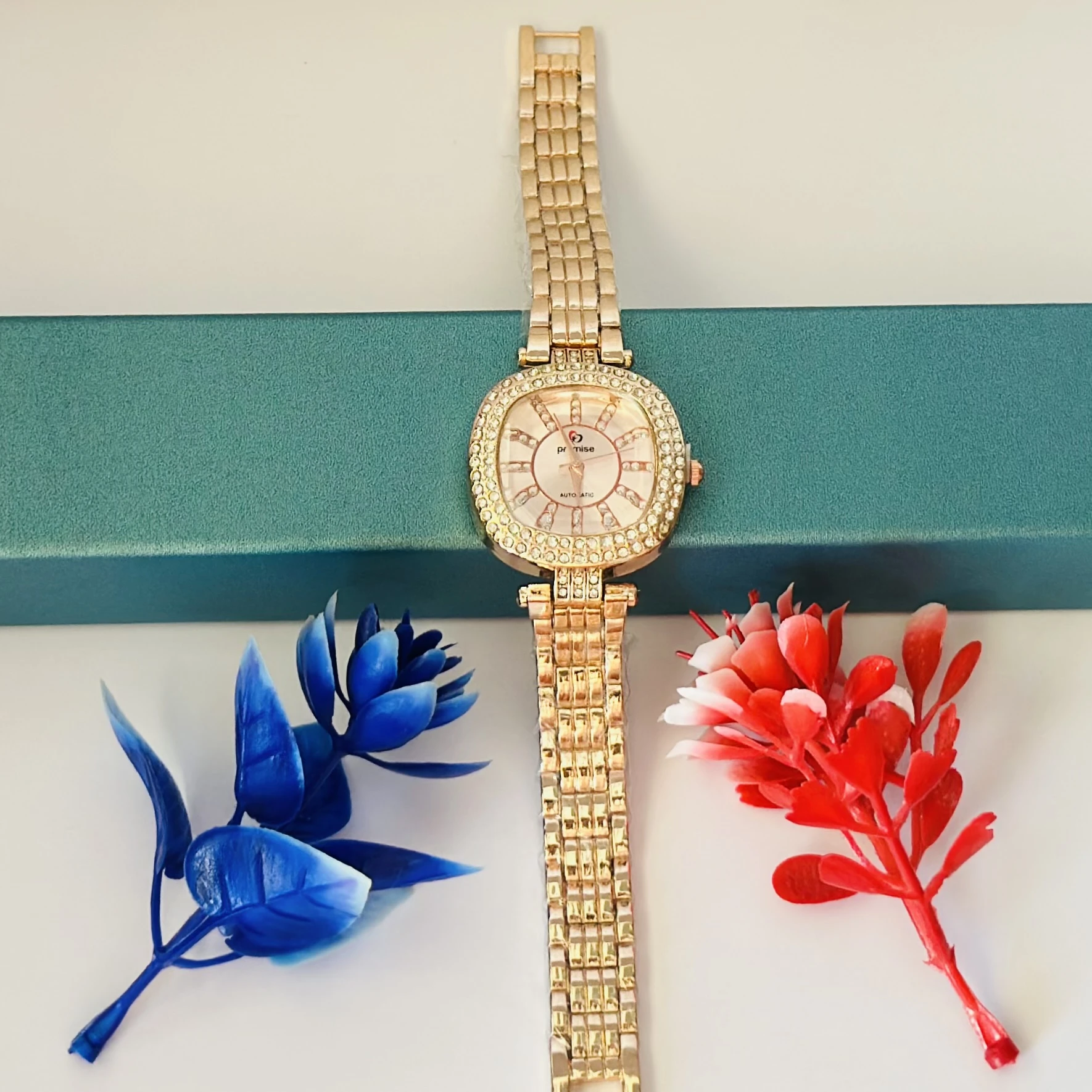 Rose gold toned Analog Watch