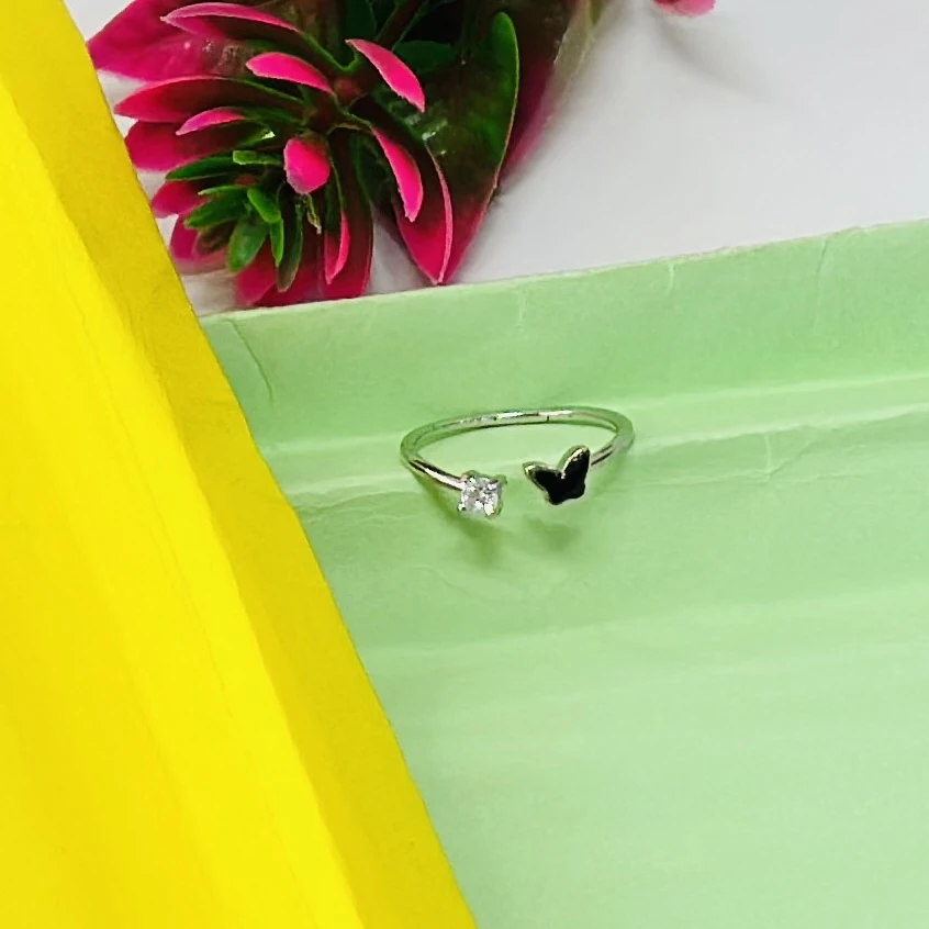 White gold lab-grown diamond adjustable ring.