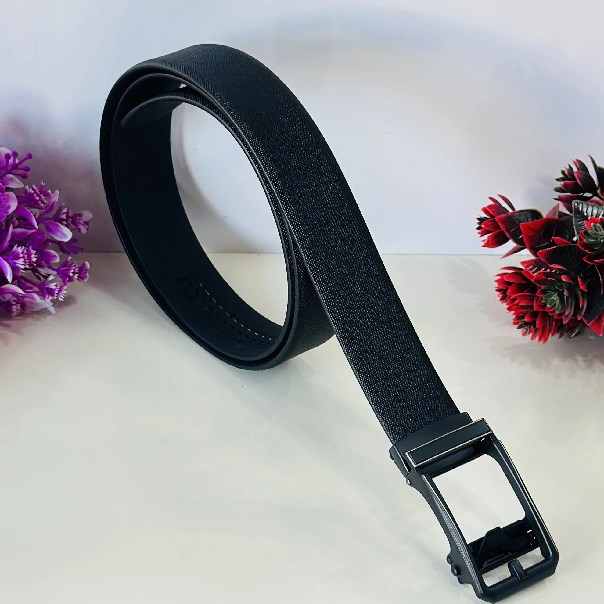 Black polyurethane (PU) belt