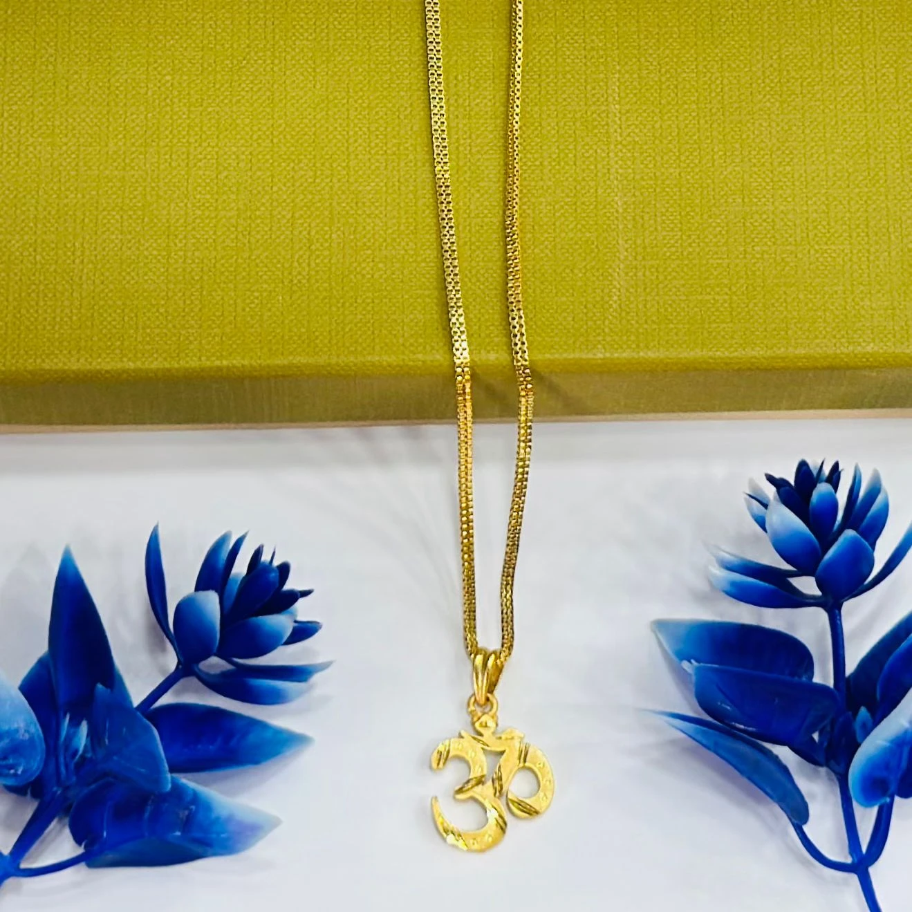Gold plated chain and pendant for man and woman