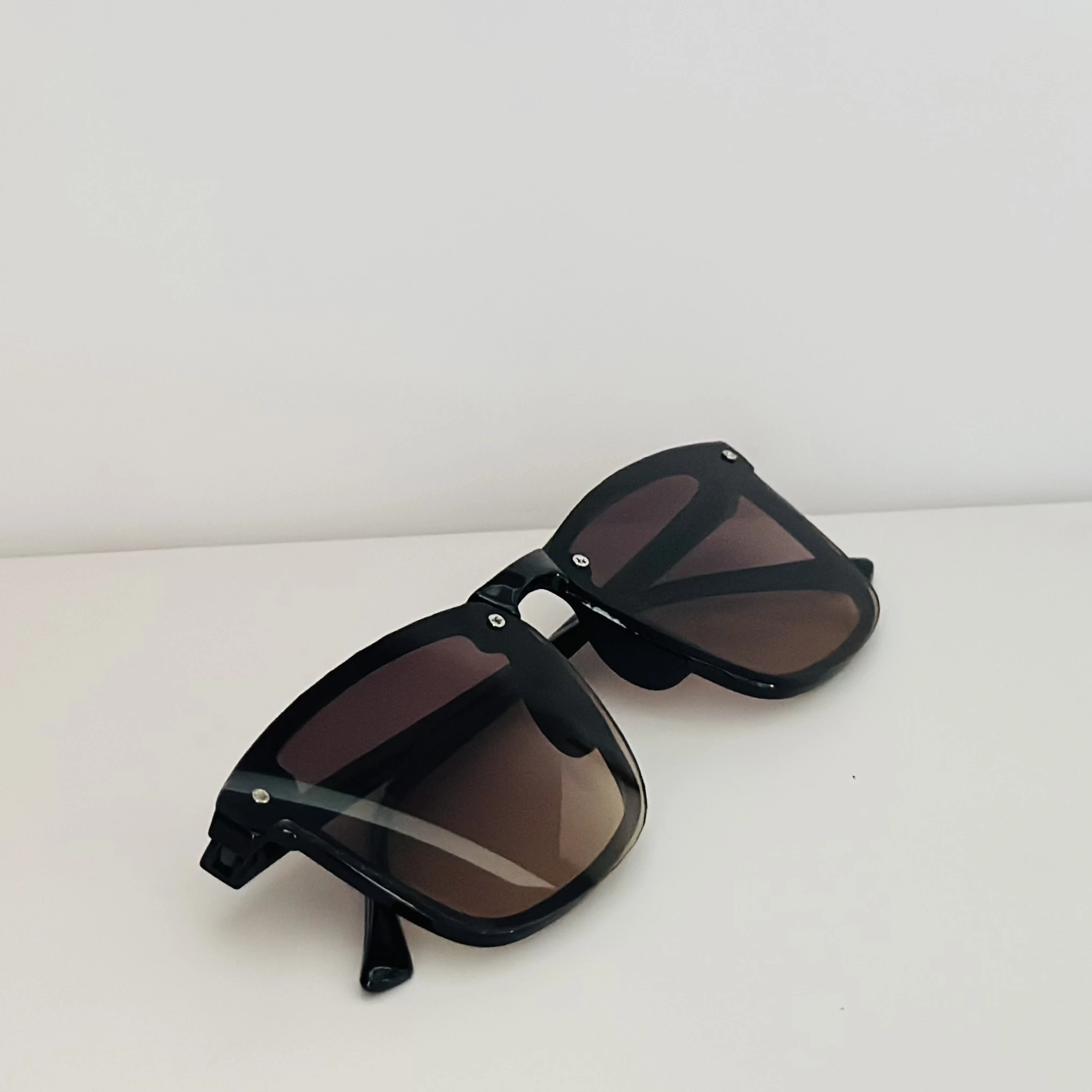Baleshare Polarised Noon sunglasses.