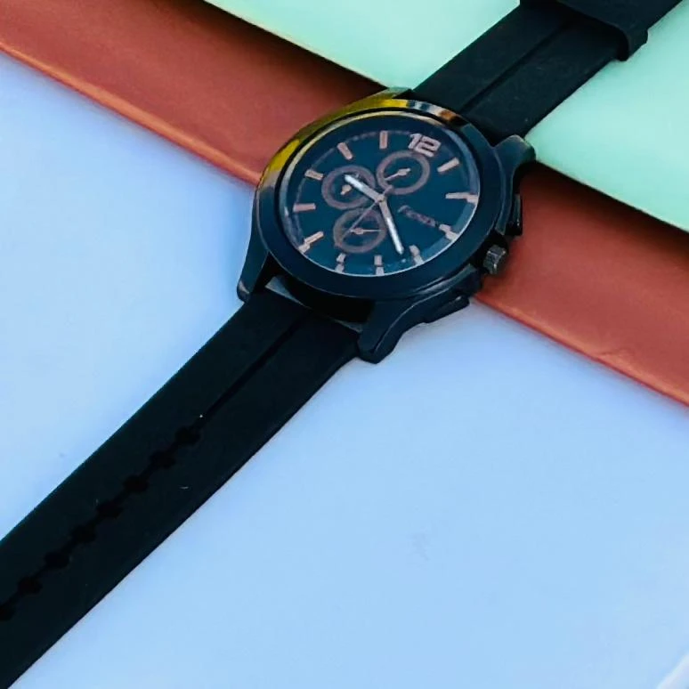 Black analog watch For man’s