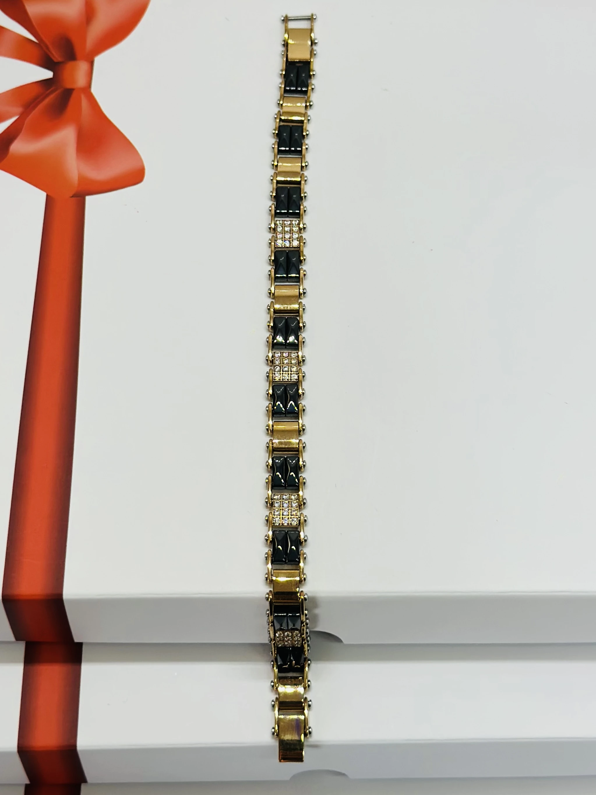 Gold bracelet with Diamonds