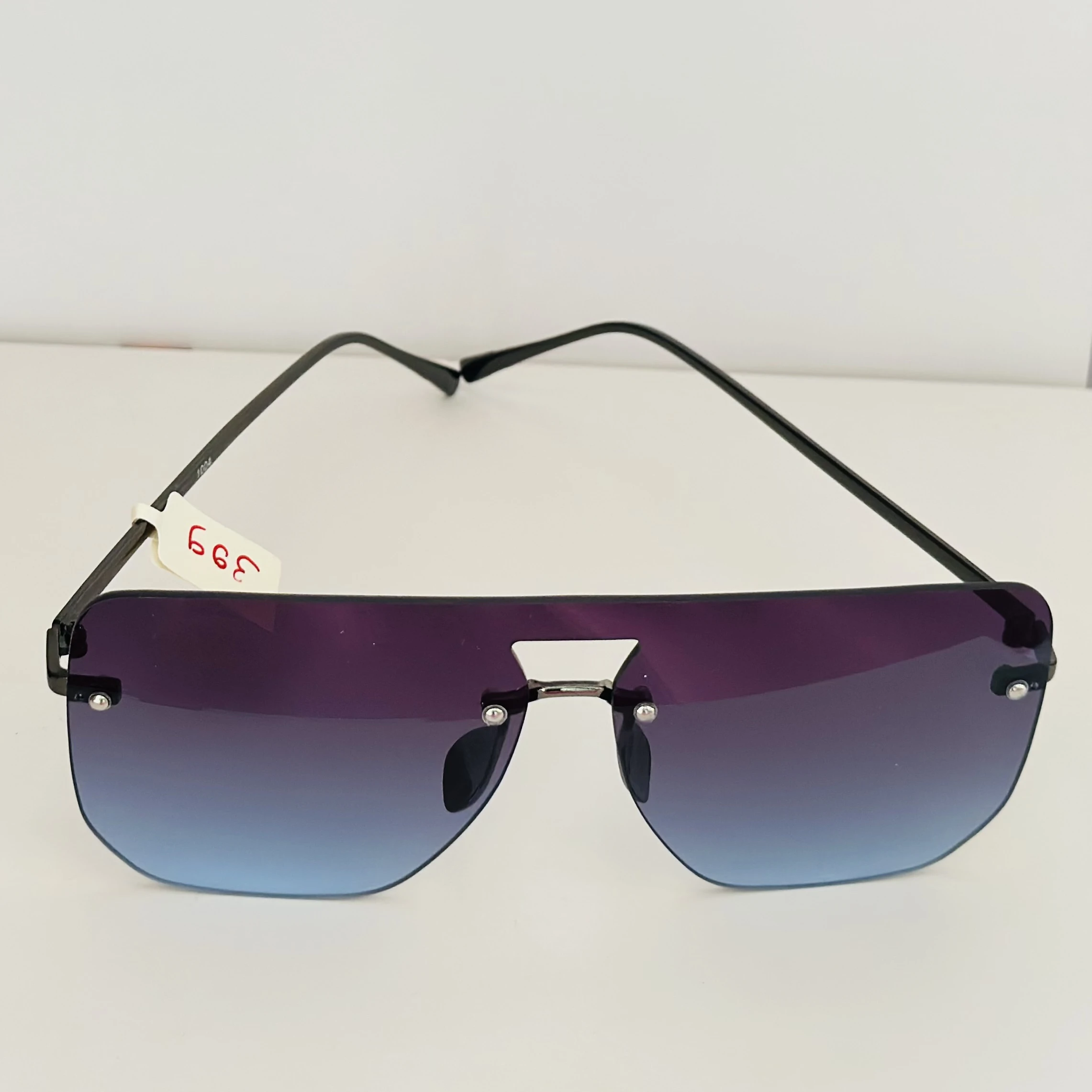 Unisex aviator-style sunglasses