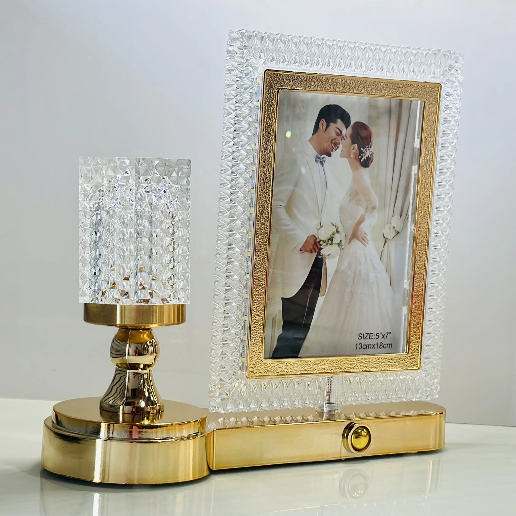 Romantic LED Dome Lamp with Kissing Couple