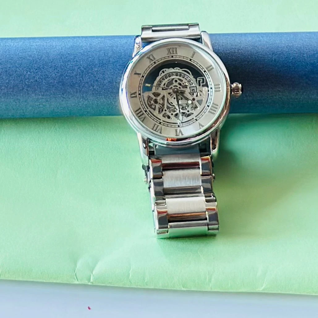 Silver analog watch For man’s