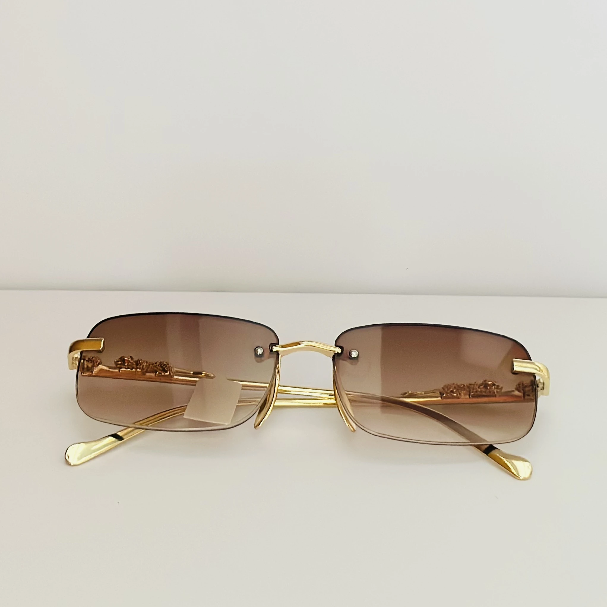 Rimless rectangular sunglasses