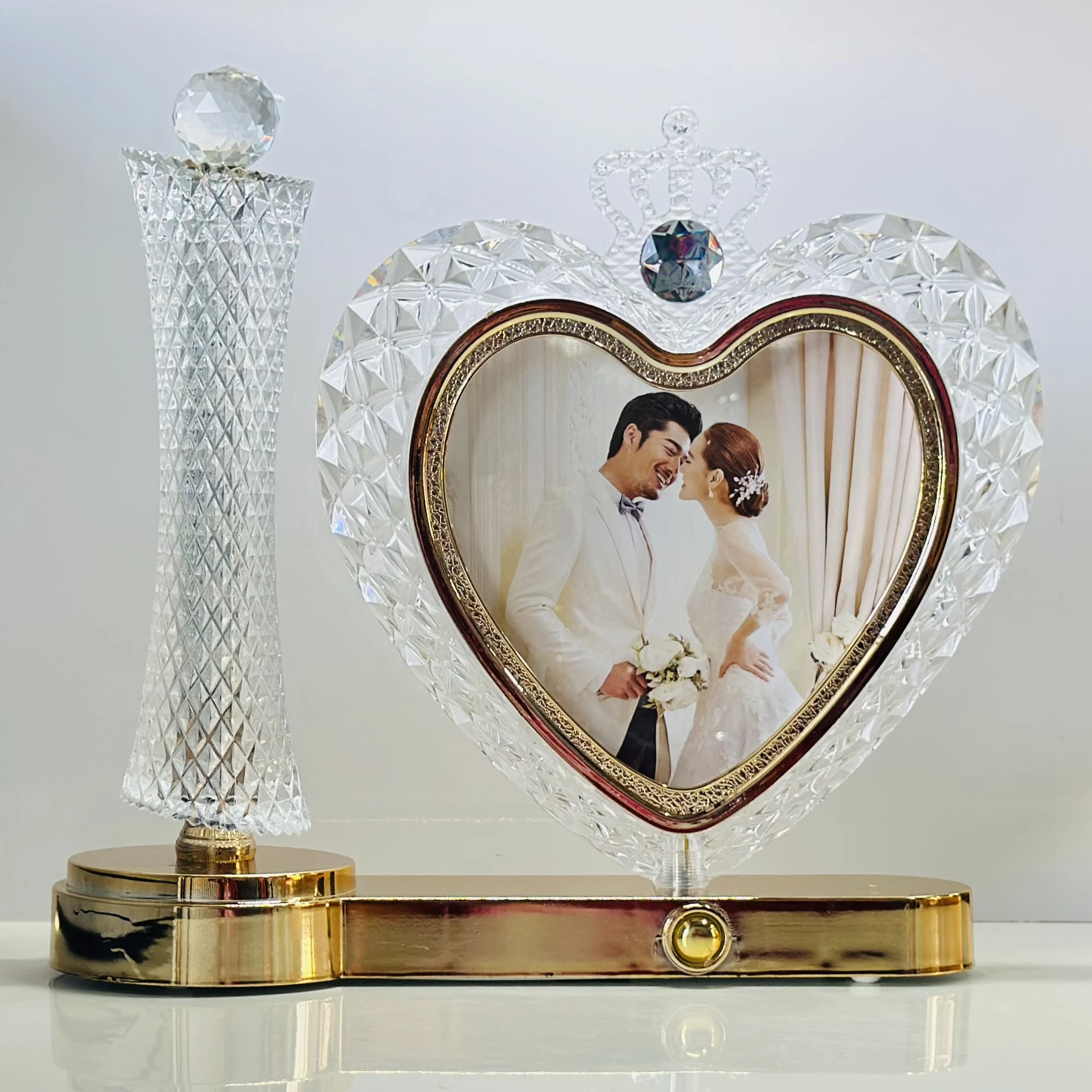 Romantic Heart LED Dome Lamp with Kissing Couple
