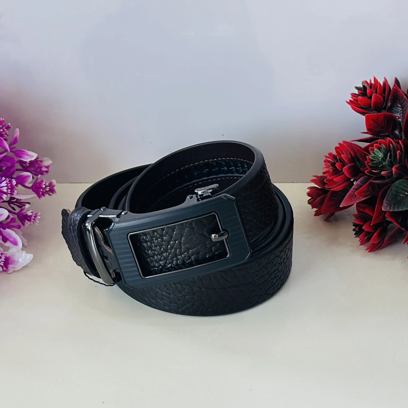 Black textured leather automatic ratchet belt