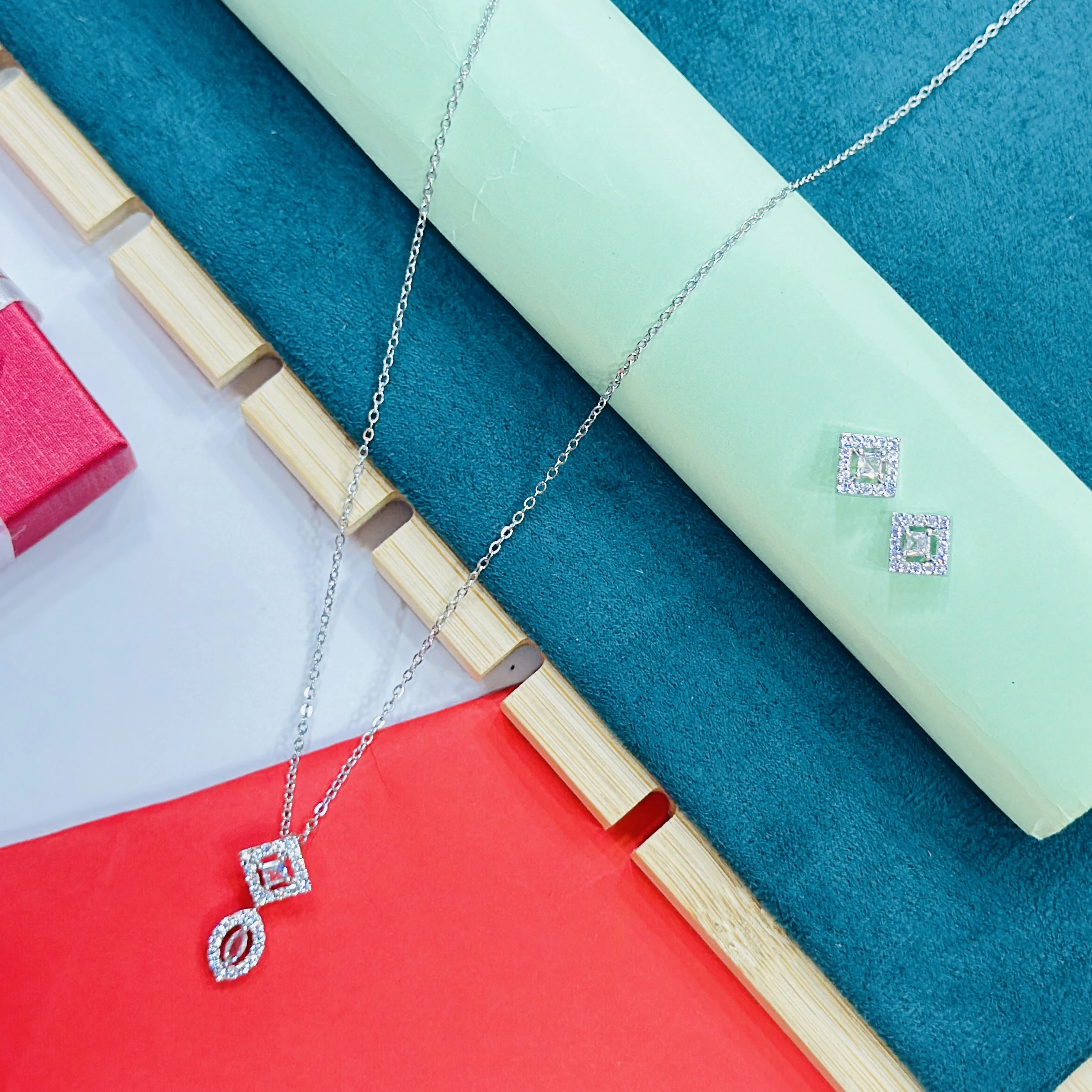Peora Gold Plated Cubic Zirconia pendant set