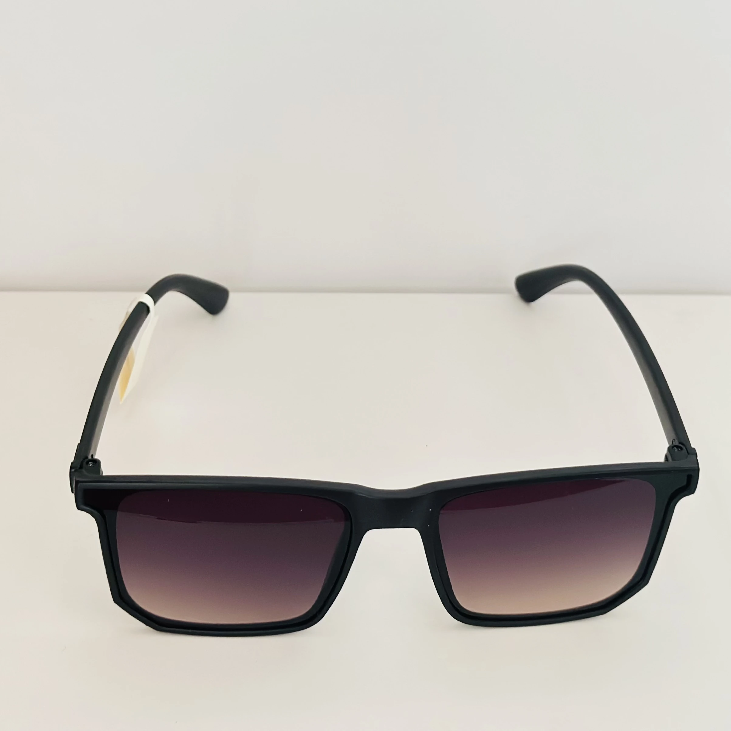 Black IRUS S1220 C1 square sunglasses with gradient lenses.