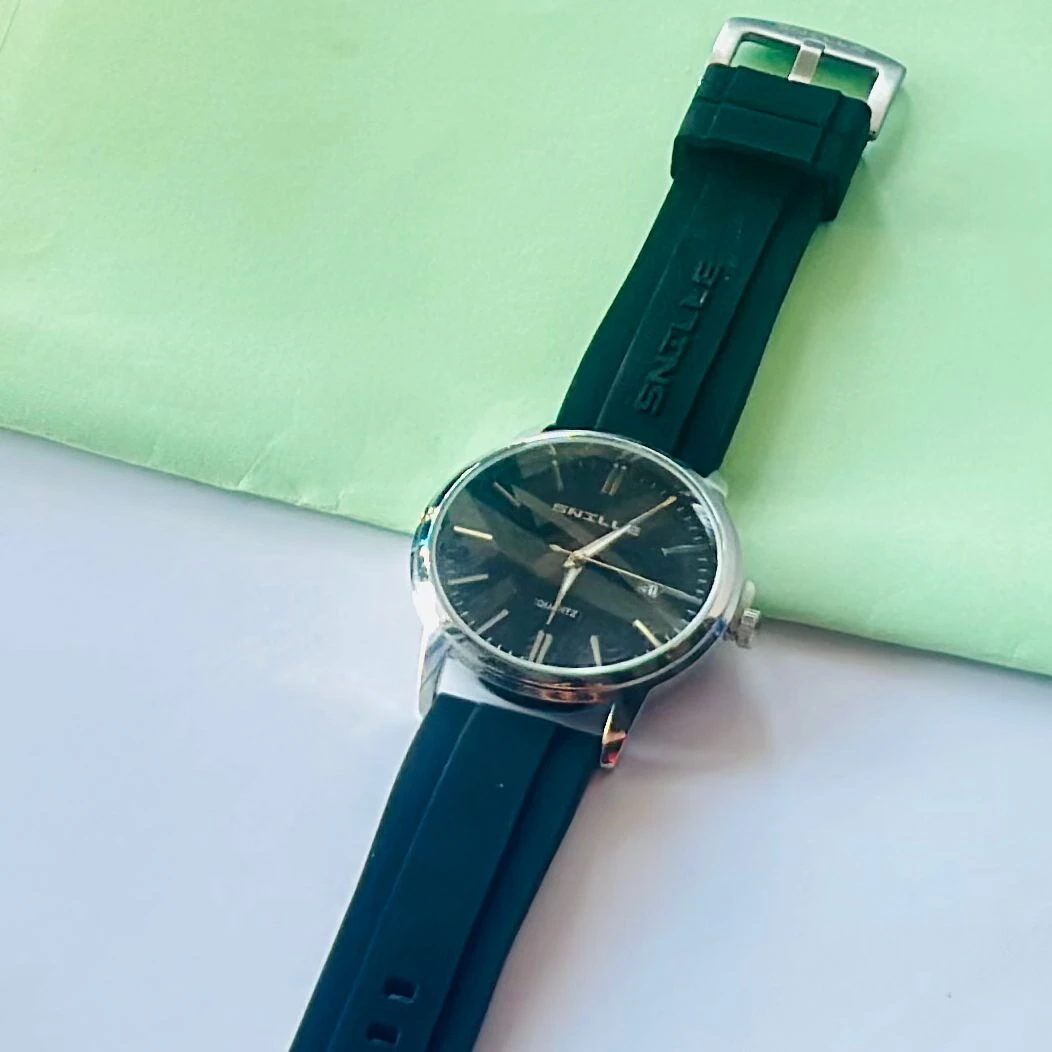 SNILLE Premium Quartz analog watch