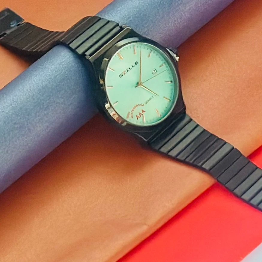 SNILLE Premium Quartz analog watch