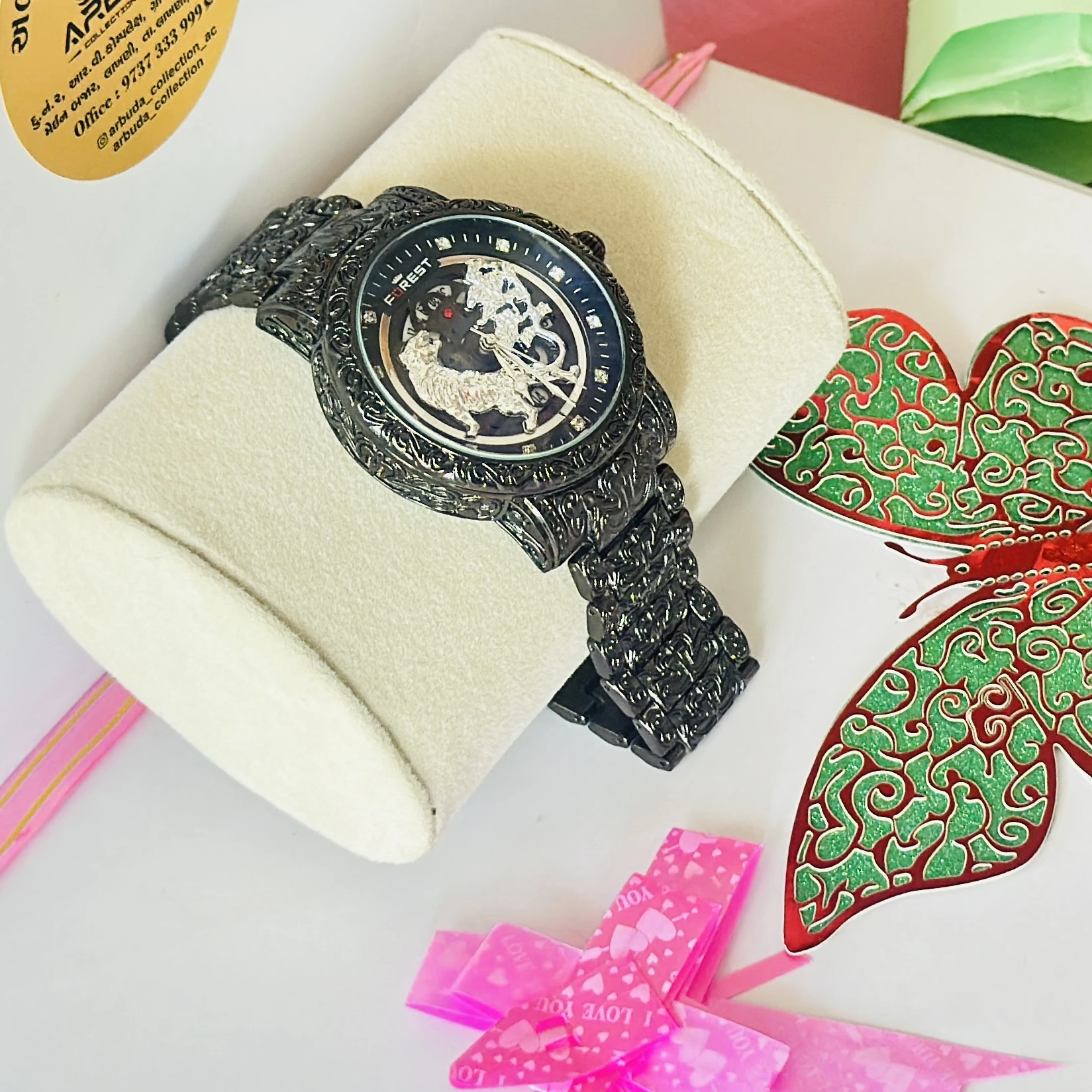 Forest Luxury Lion Curved Dial Bracelet Unisex Wrist Watch.