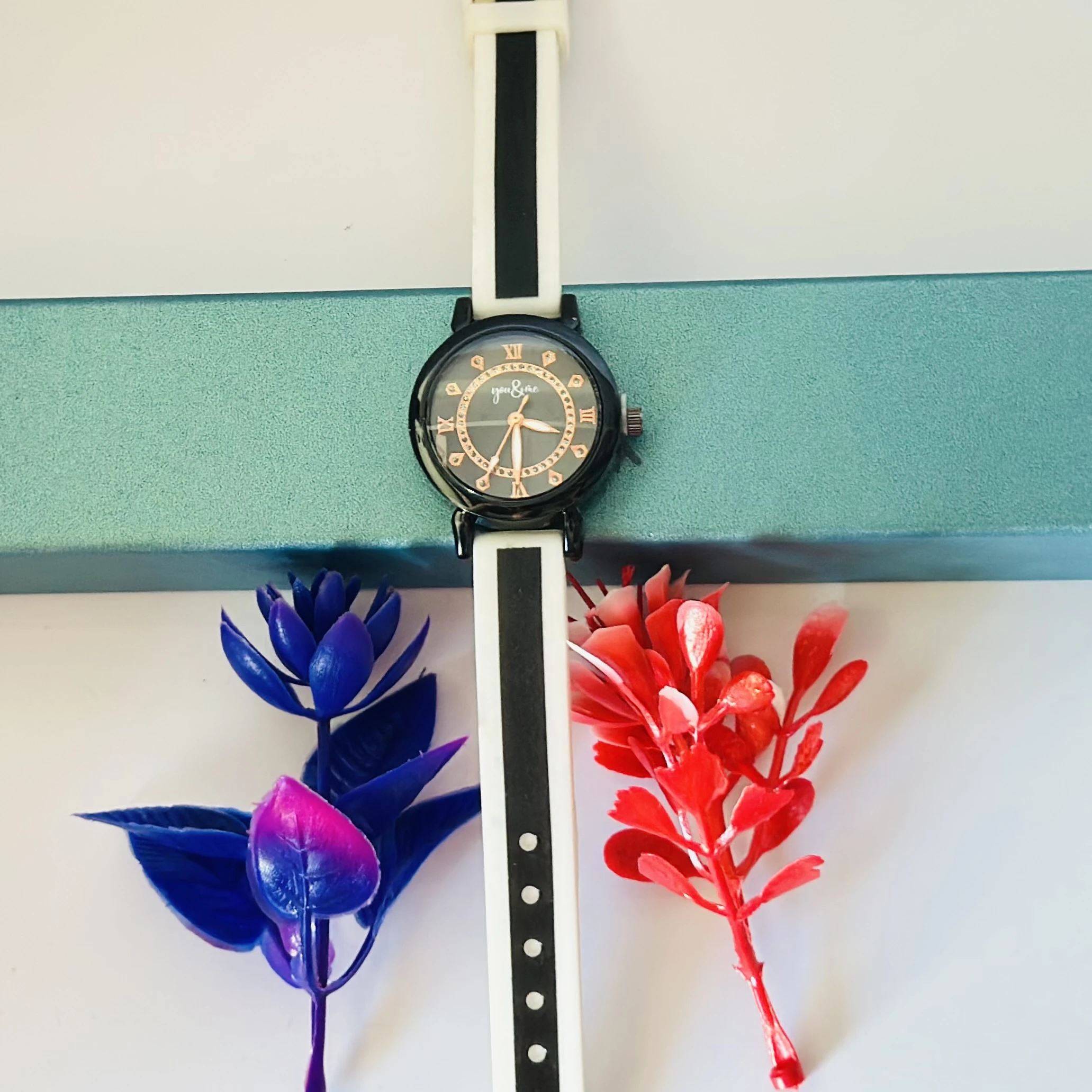 women's analog wrist watch