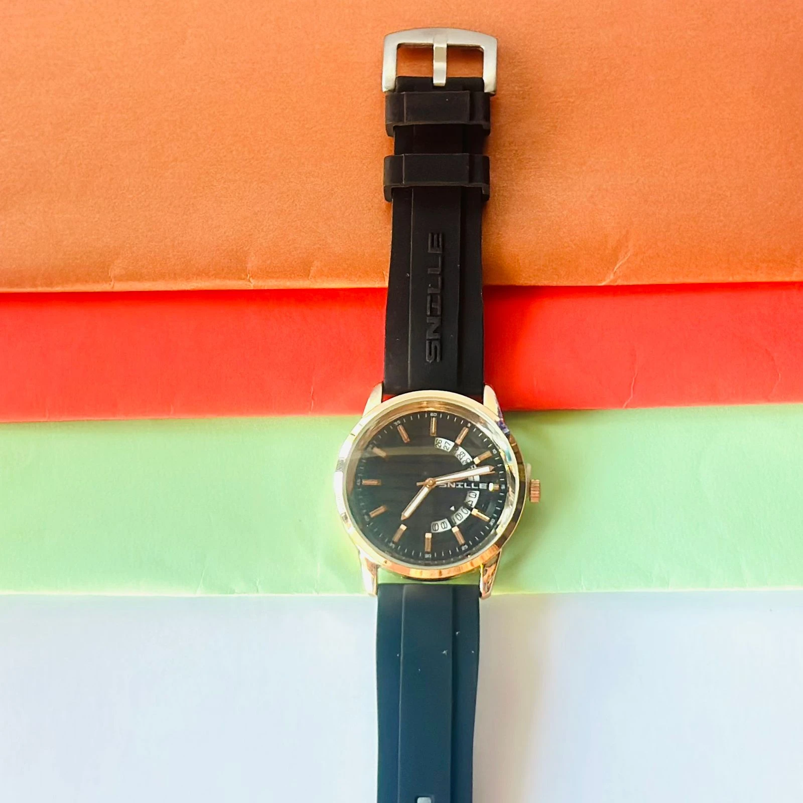 SNILLE Premium Quartz analog watch