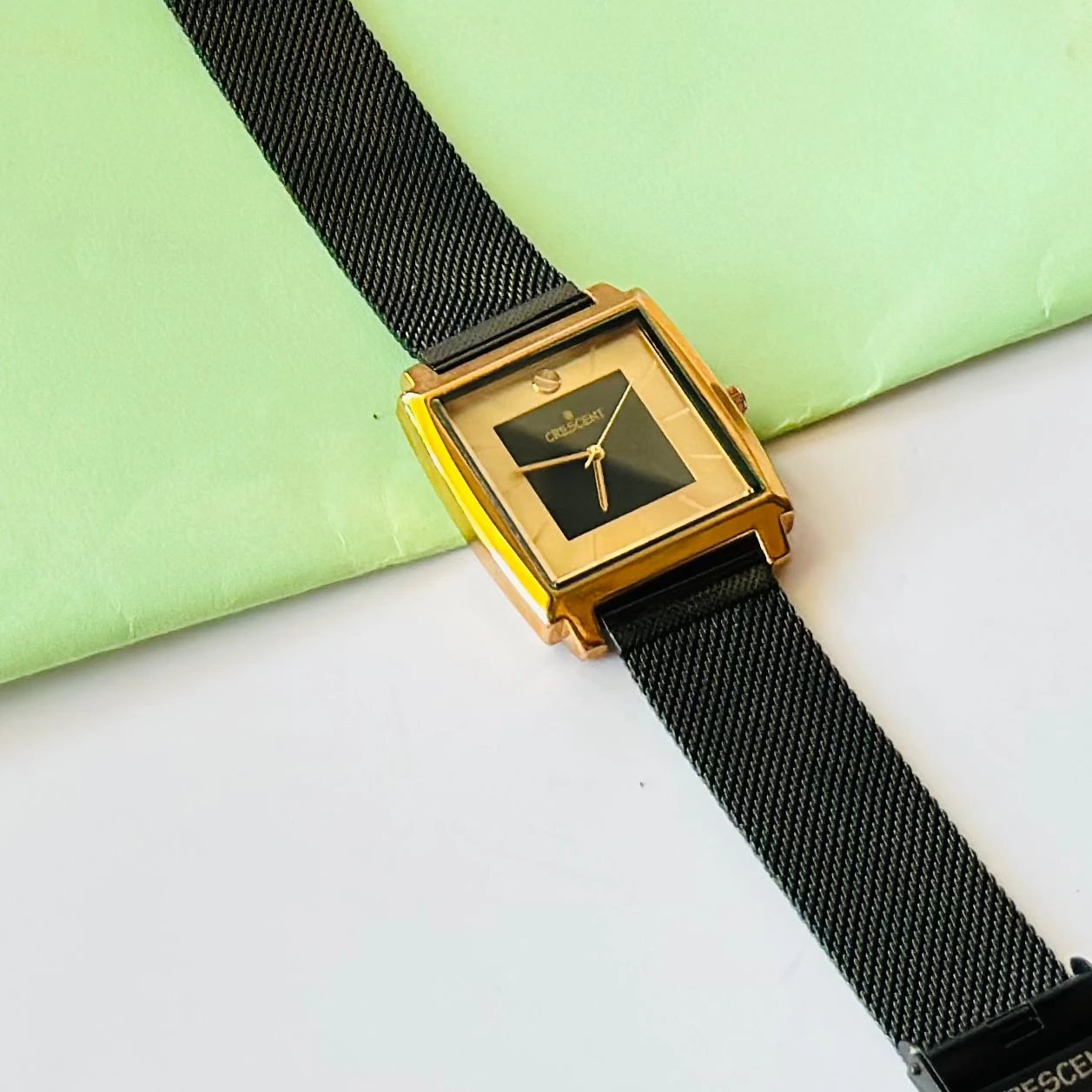 Men Quartz Black Dial Analog Mesh Watch