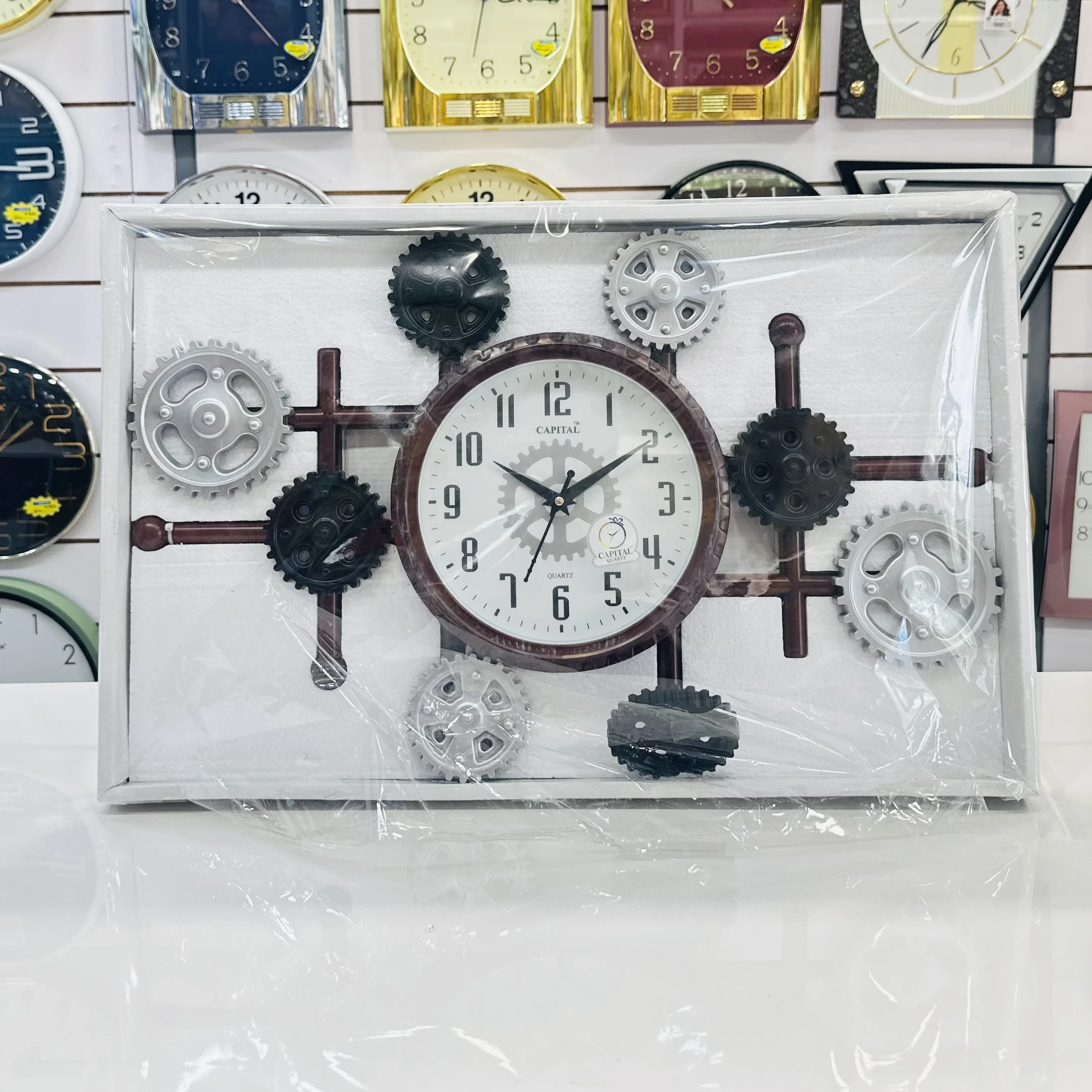 Wall clock with a quartz movement(SKU-HDPHKA)
