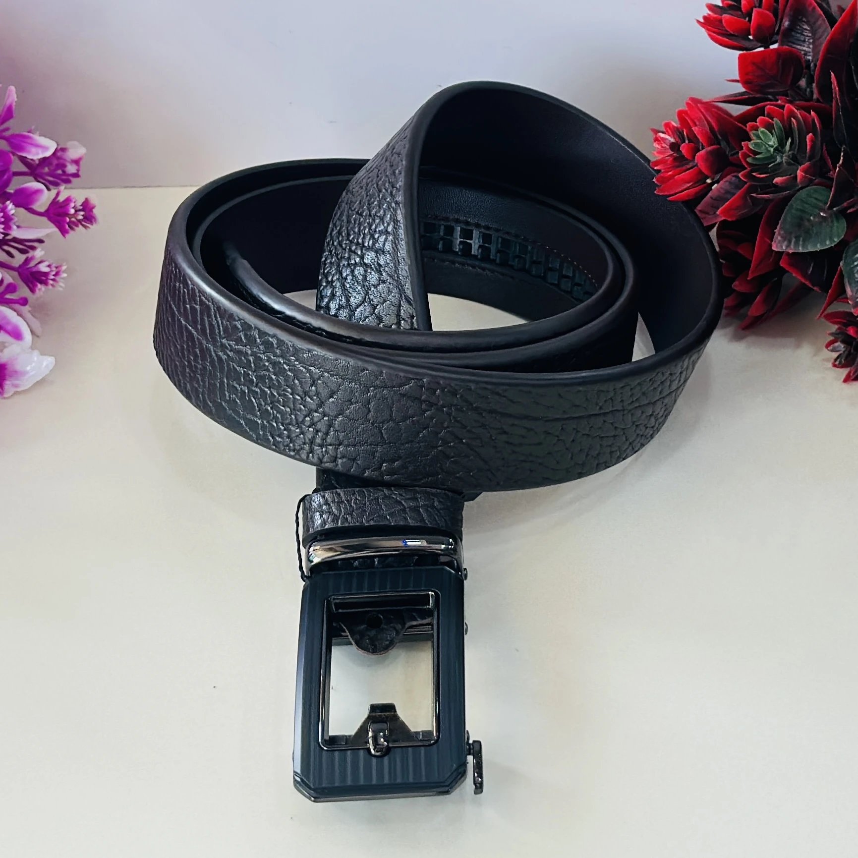 Black textured leather automatic ratchet belt
