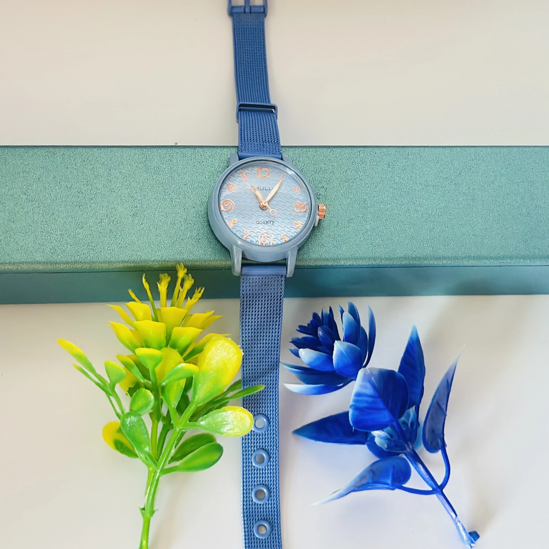 Quartz Analog Blue Dial Stainless Steel Strap Watch.