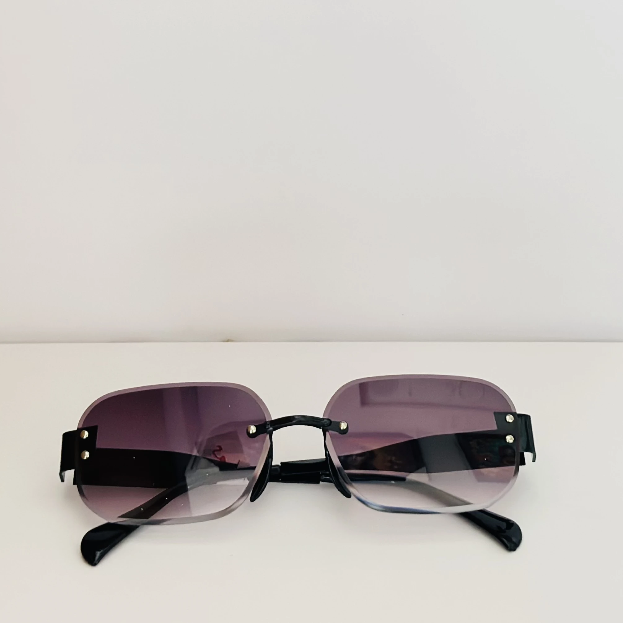 Rimless rectangular sunglasses