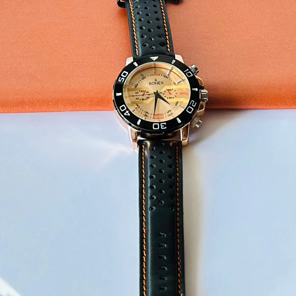 Black analog watch For man’s