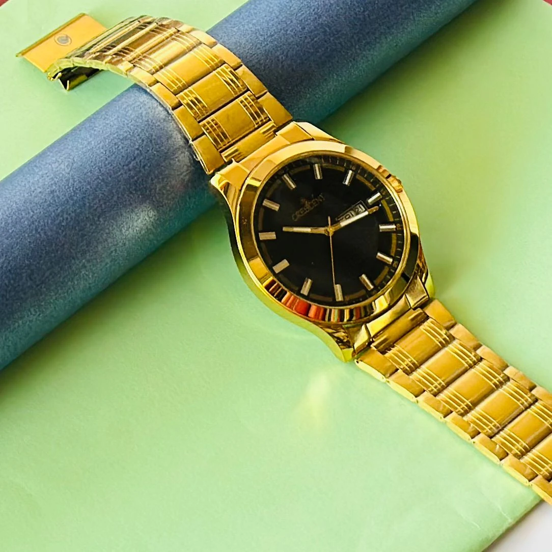 Golden Design analog watch