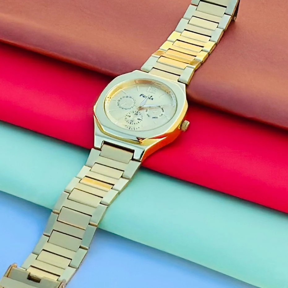 Golden Design analog watch