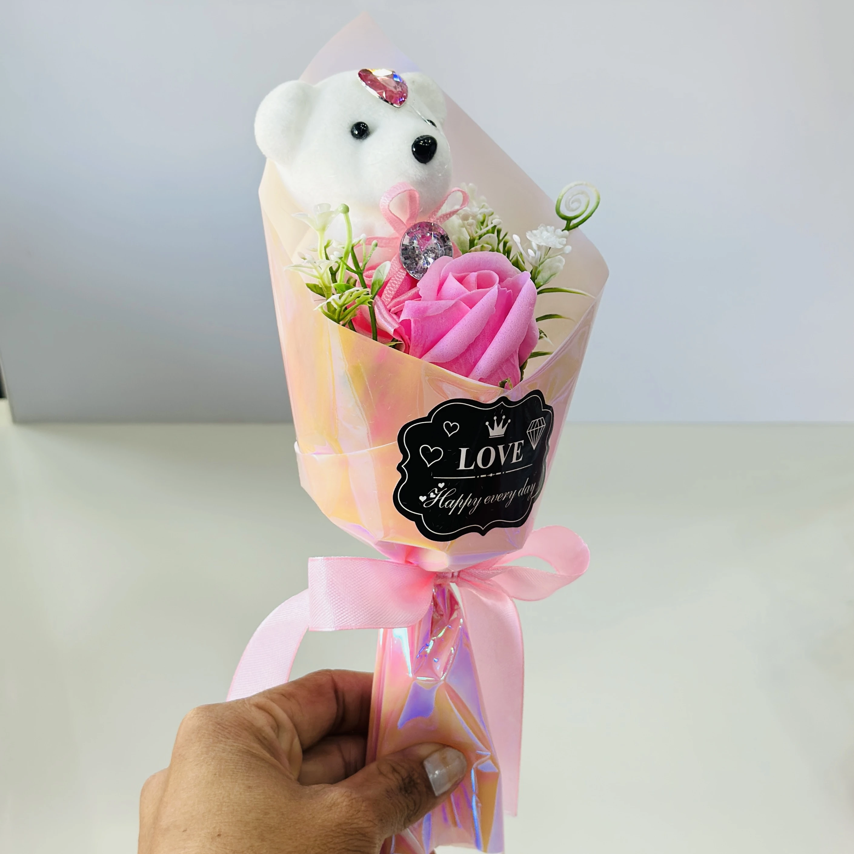 Rose love with cute bear and gift box