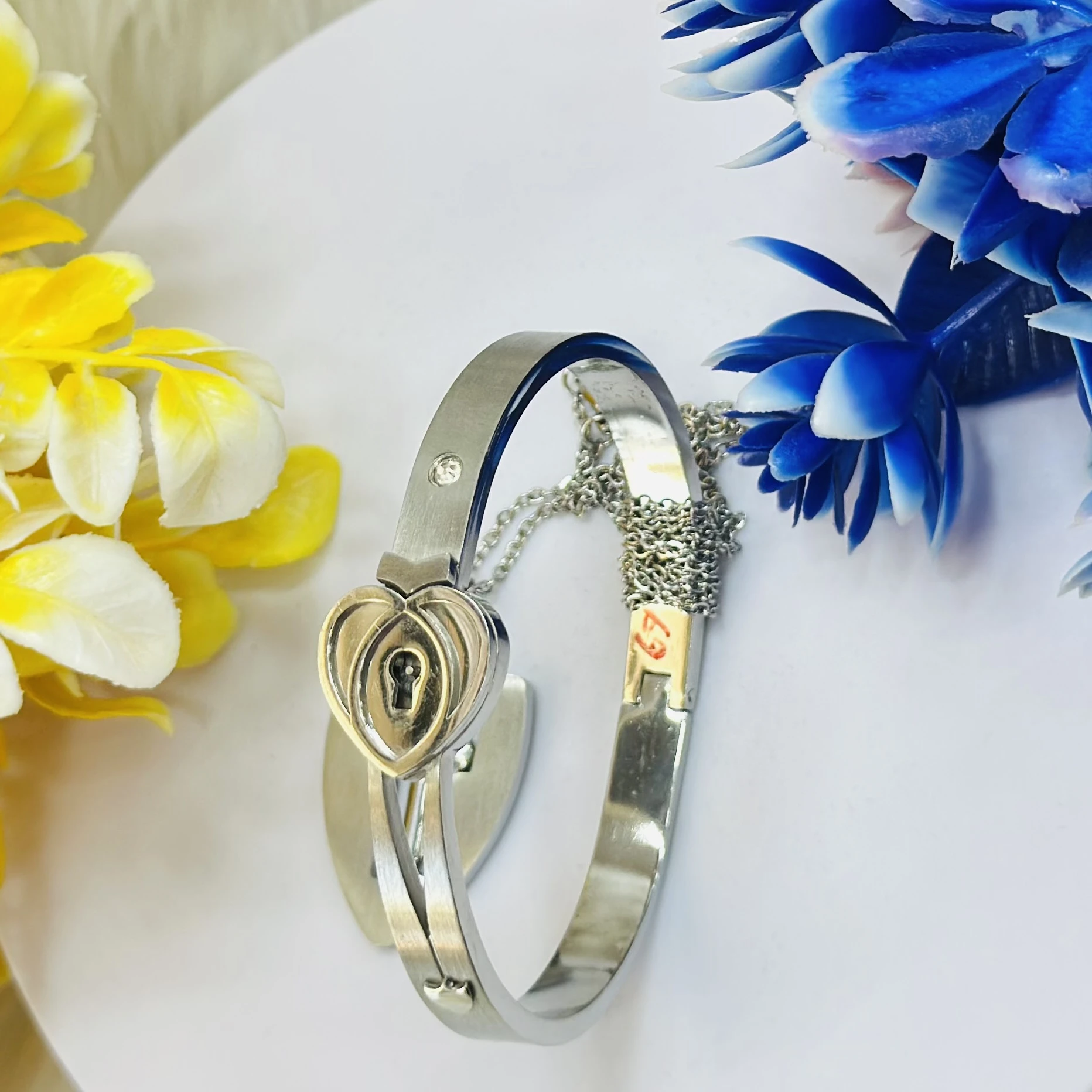 stainless steel lock bracelet and shield key pendant necklace set for couples.