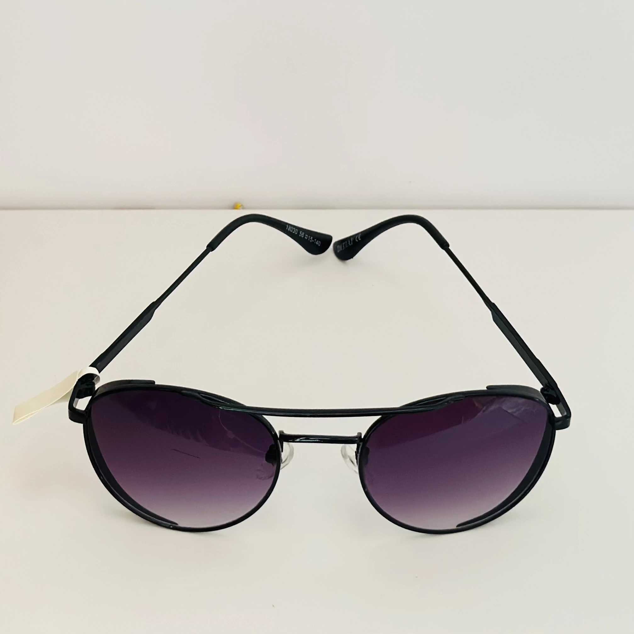 Black metal aviator-style sunglasses