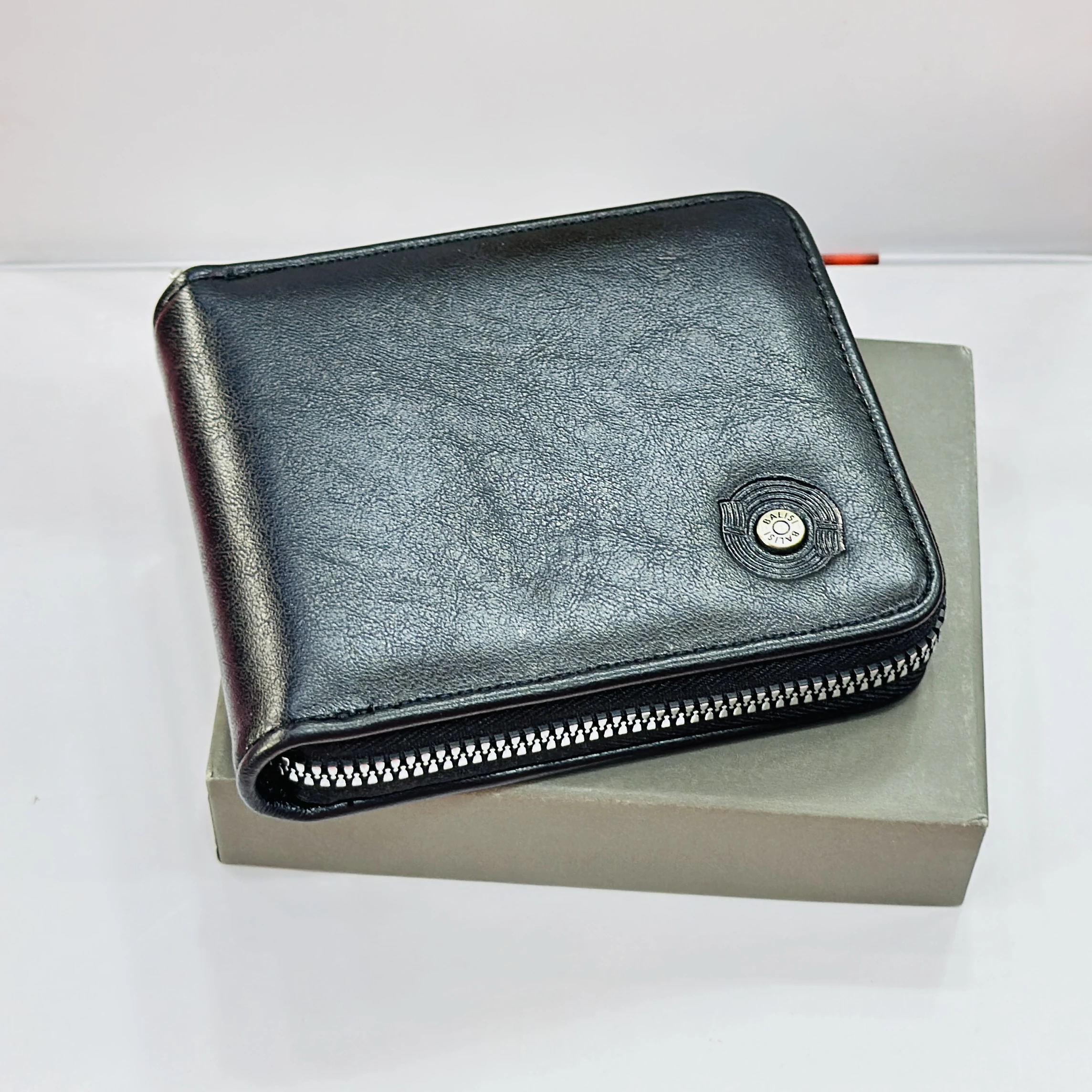 Black leather men's bifold wallet