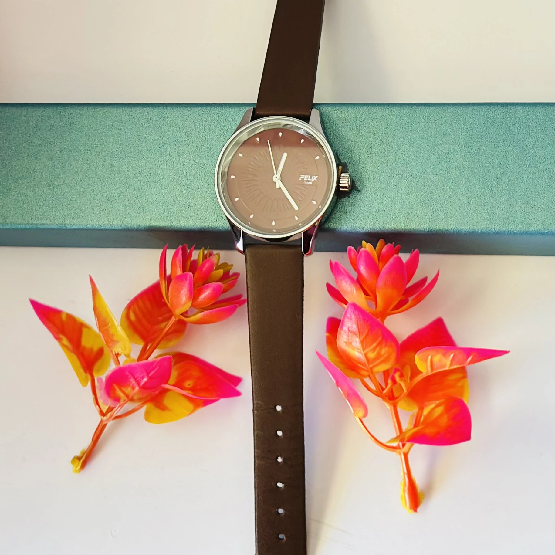 Felix women's analog watch