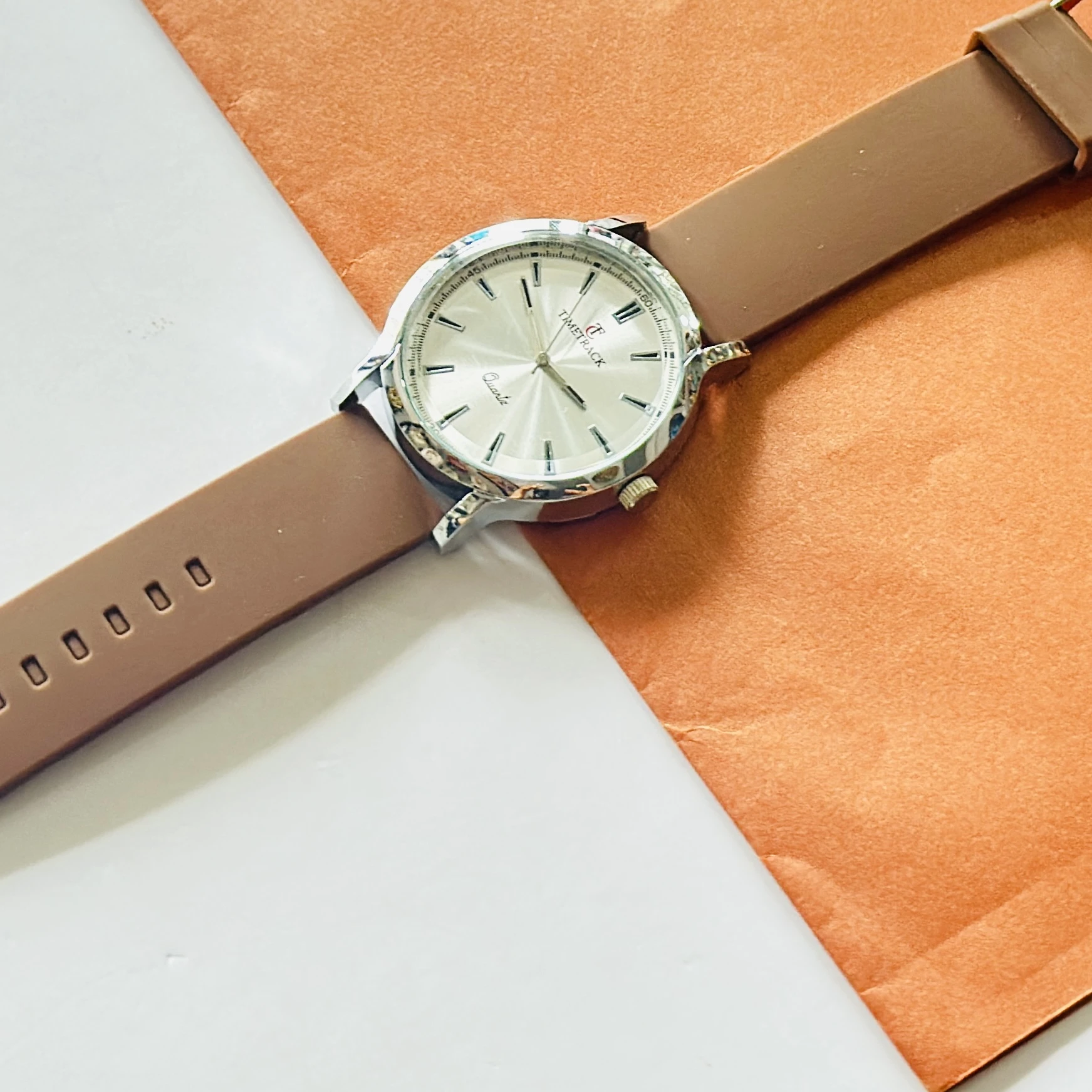 Timetrack quartz analog watch