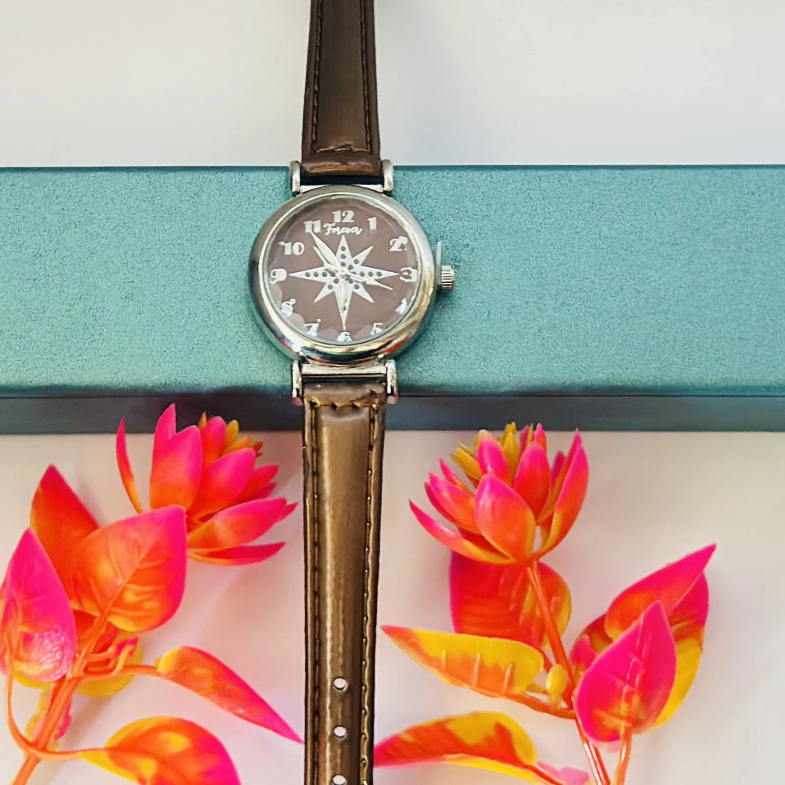 Quartz analog watches