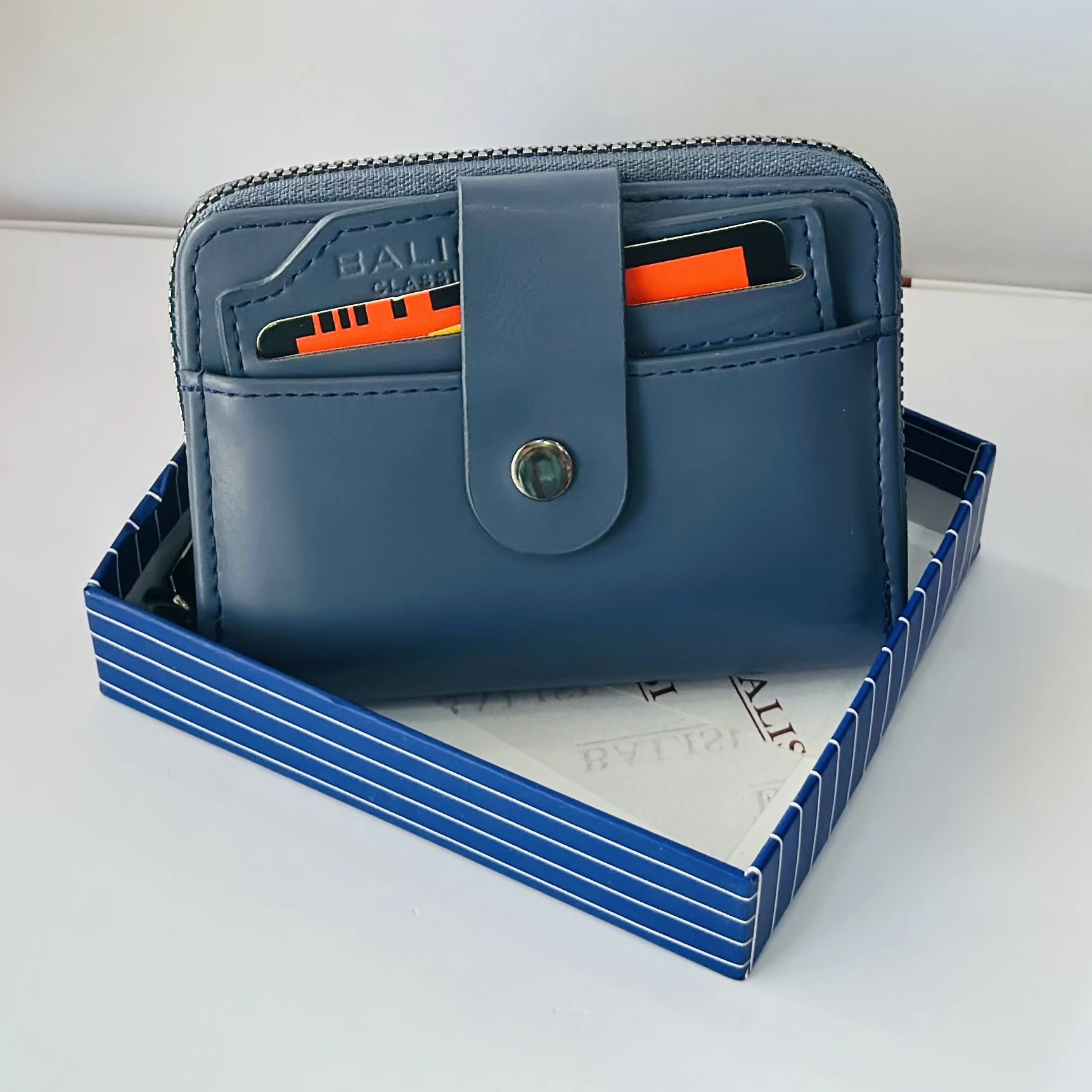 Balisi leather button-type wallet