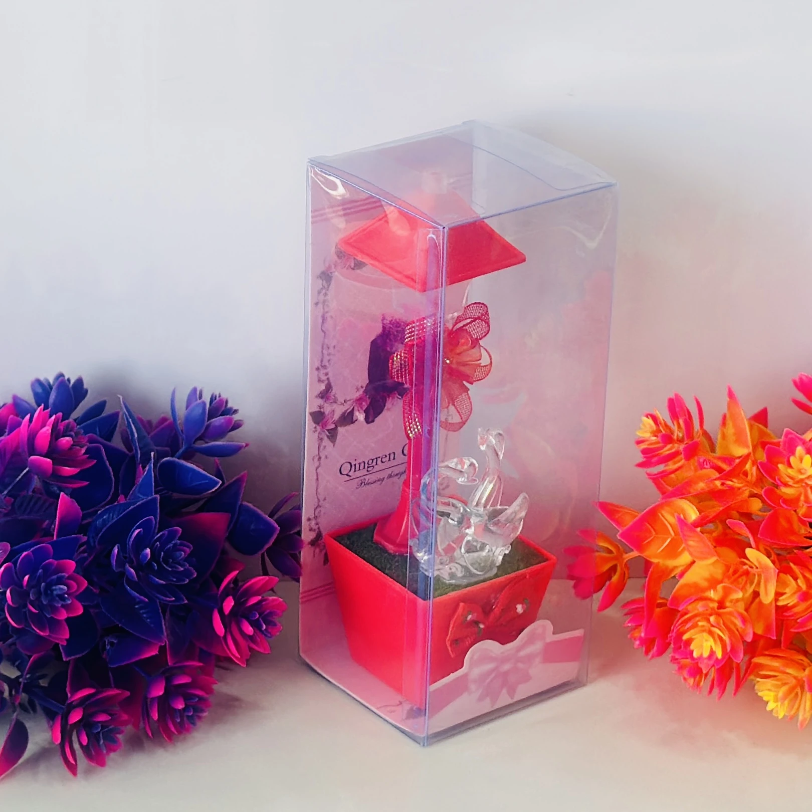 Decorative crystal swan couple showpiece. … IV6TT4