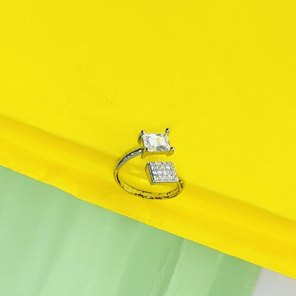 An  adjustable cuff ring